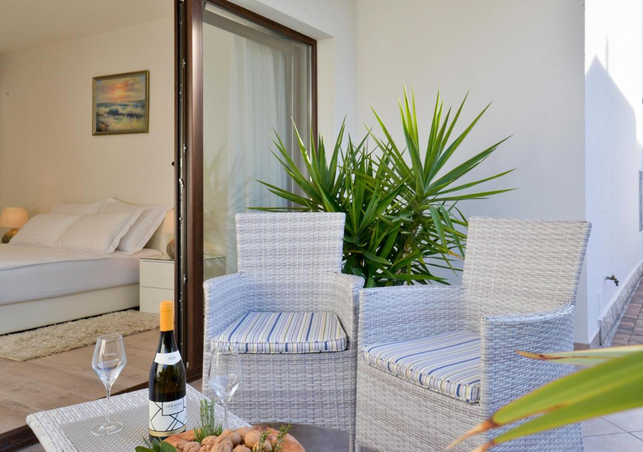 Apartment with Terrace photo 3