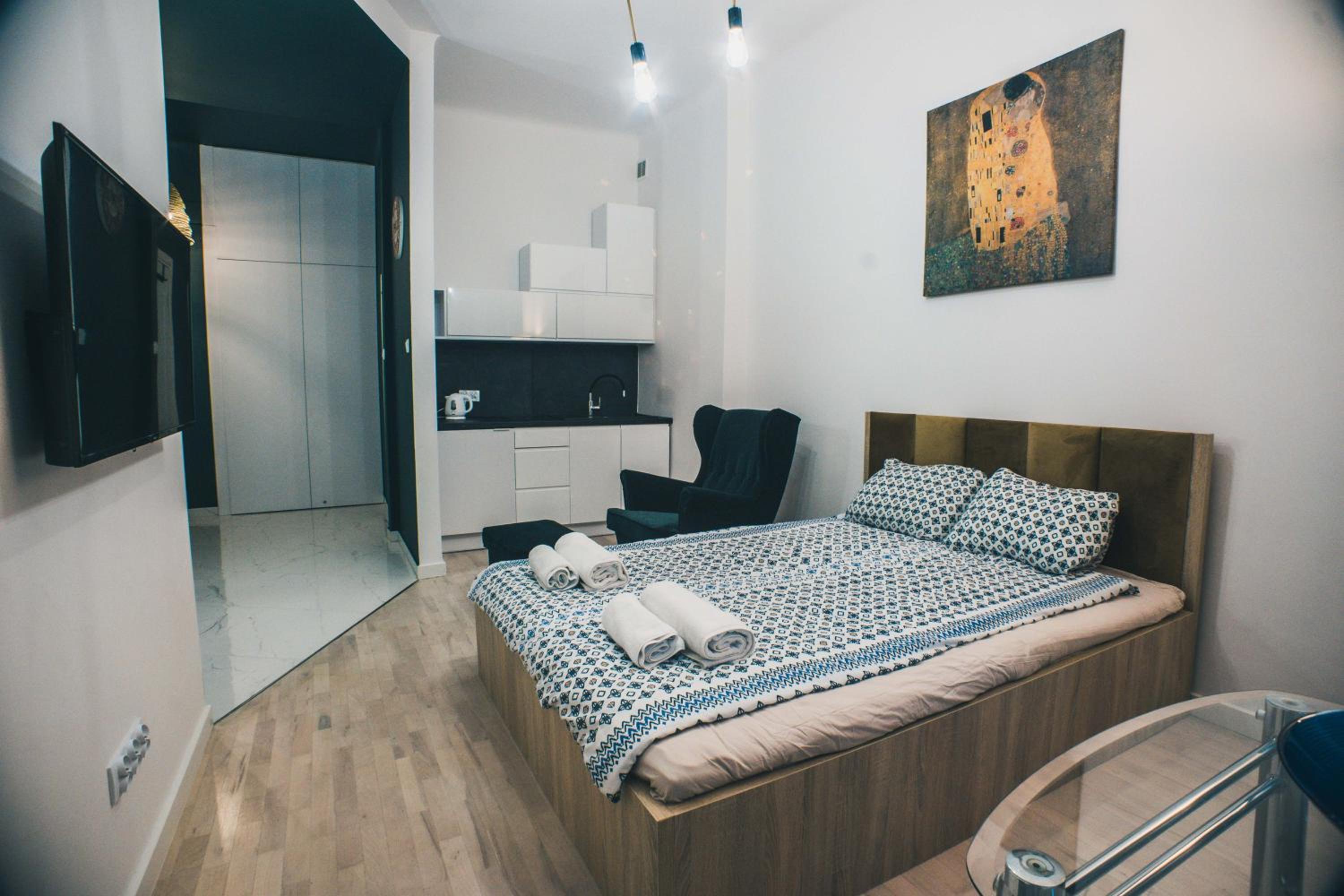 One-Bedroom Apartment - Photo 14