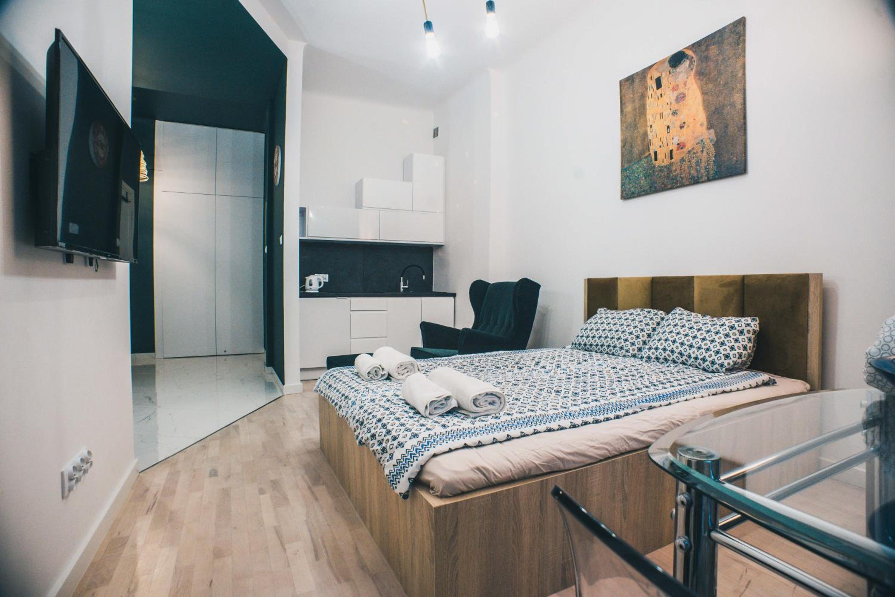 One-Bedroom Apartment - Photo 13