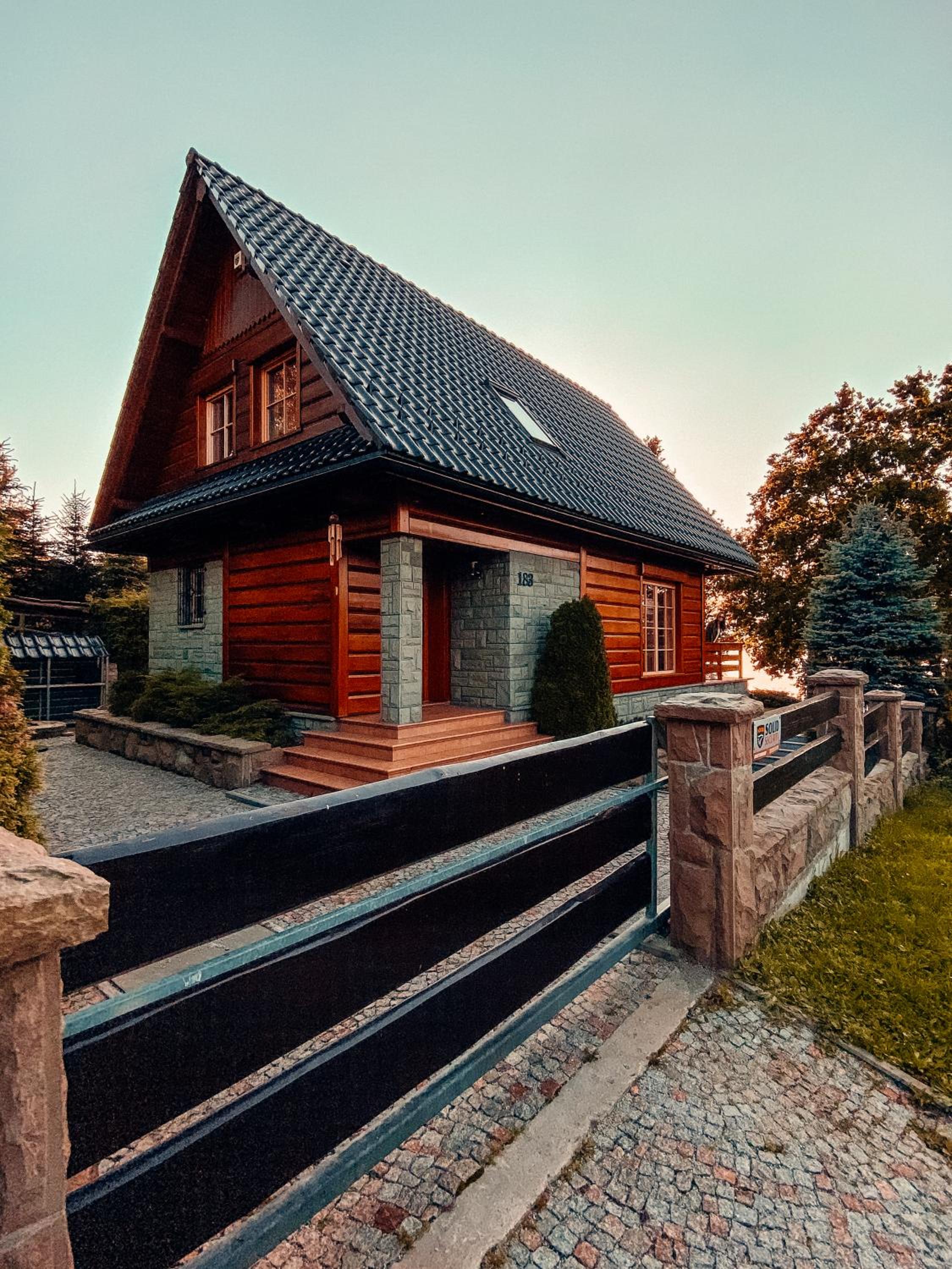 Three-Bedroom House - Photo 19