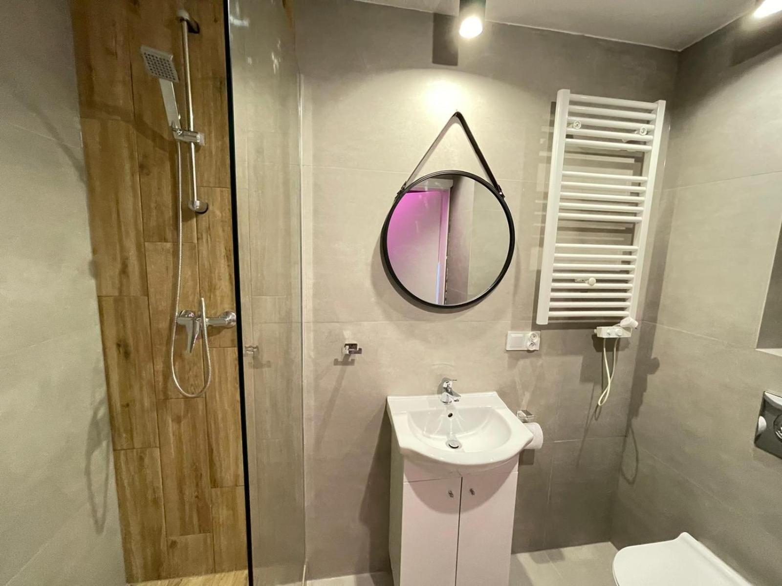 Deluxe Suite with Spa Bath - Photo 7