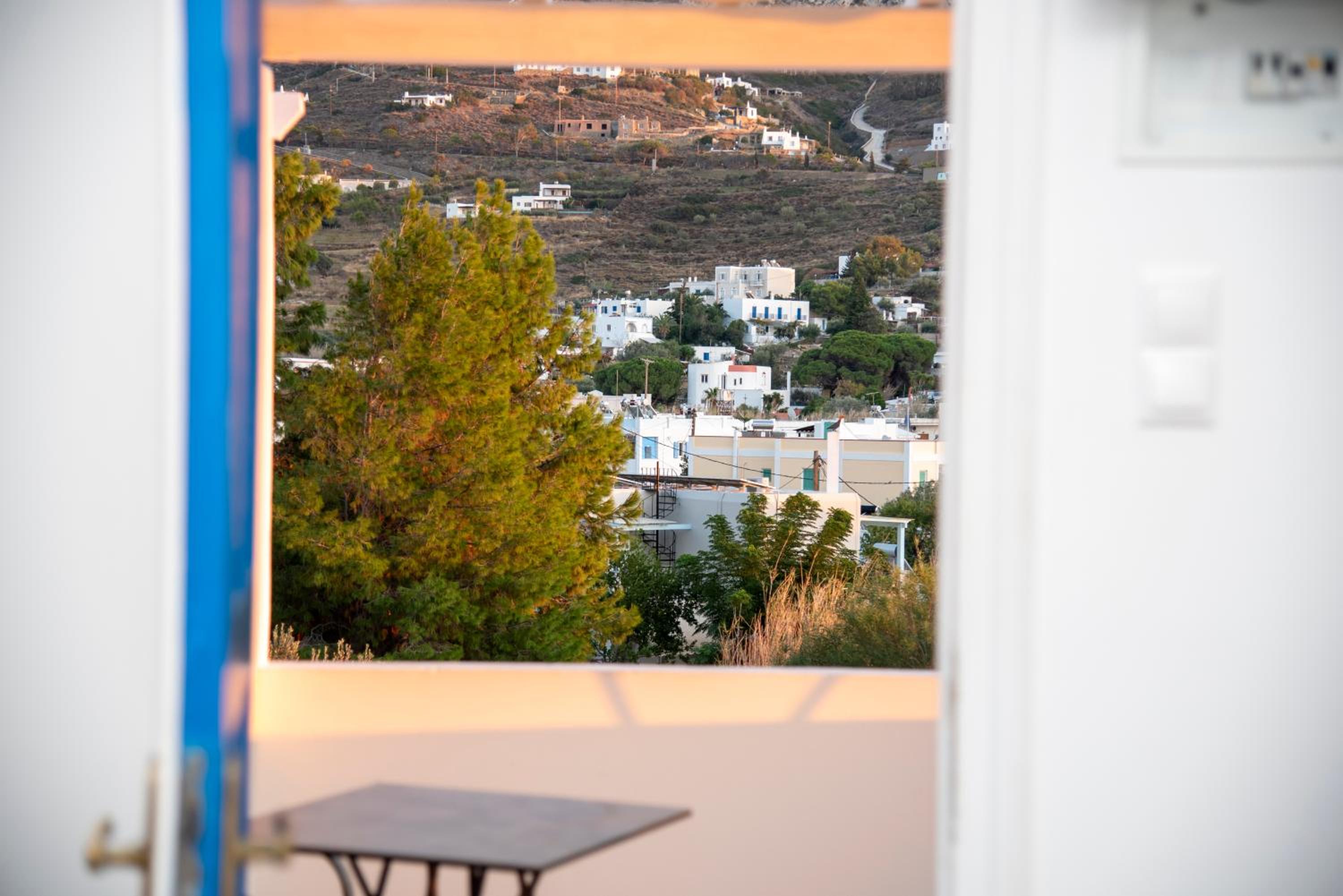 Deluxe Double Room with Side Sea View photo 3