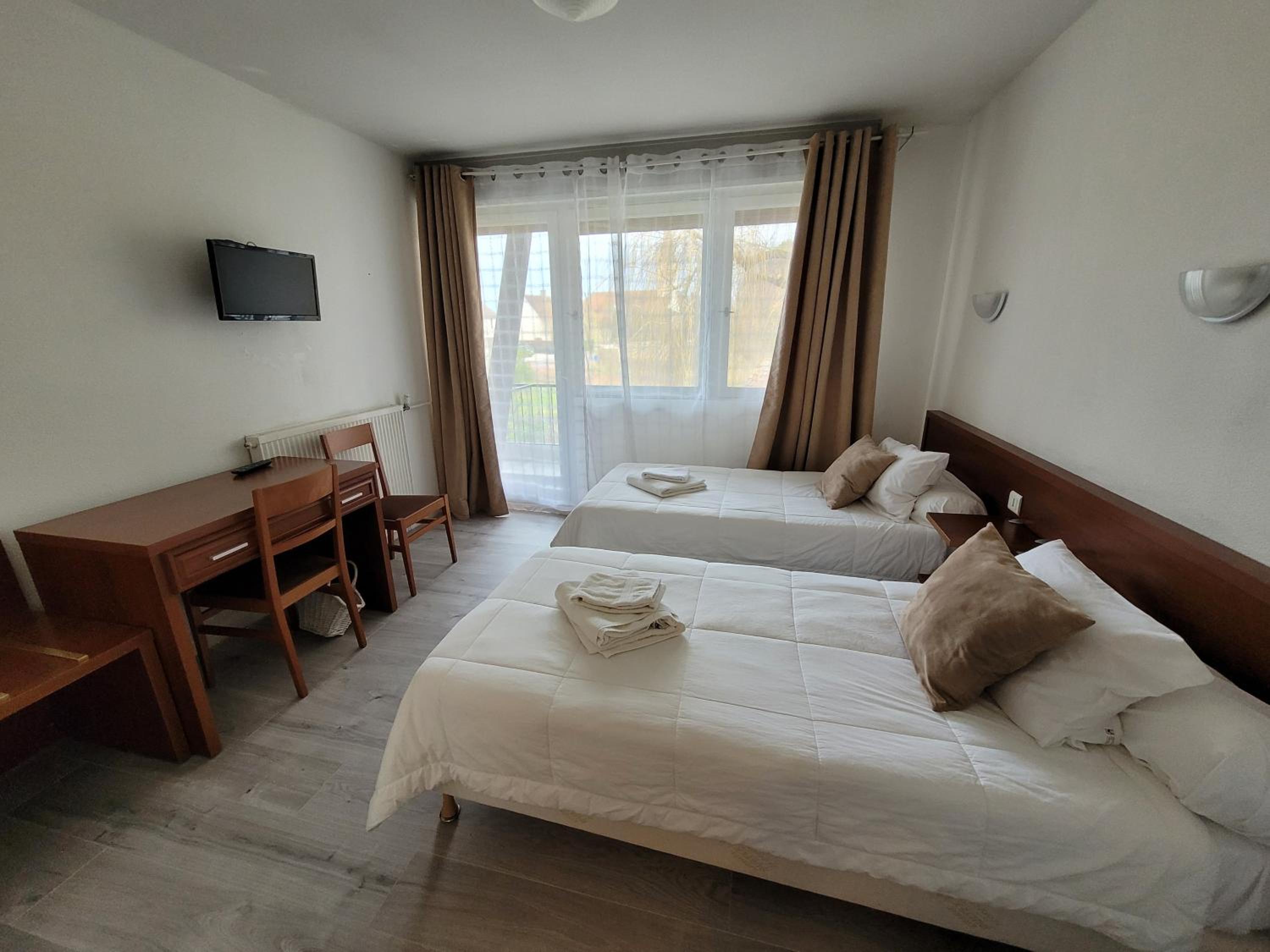 Double Room - Photo 1