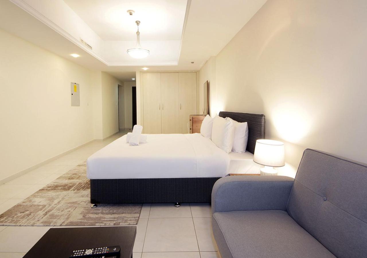 Studio Apartment photo 2