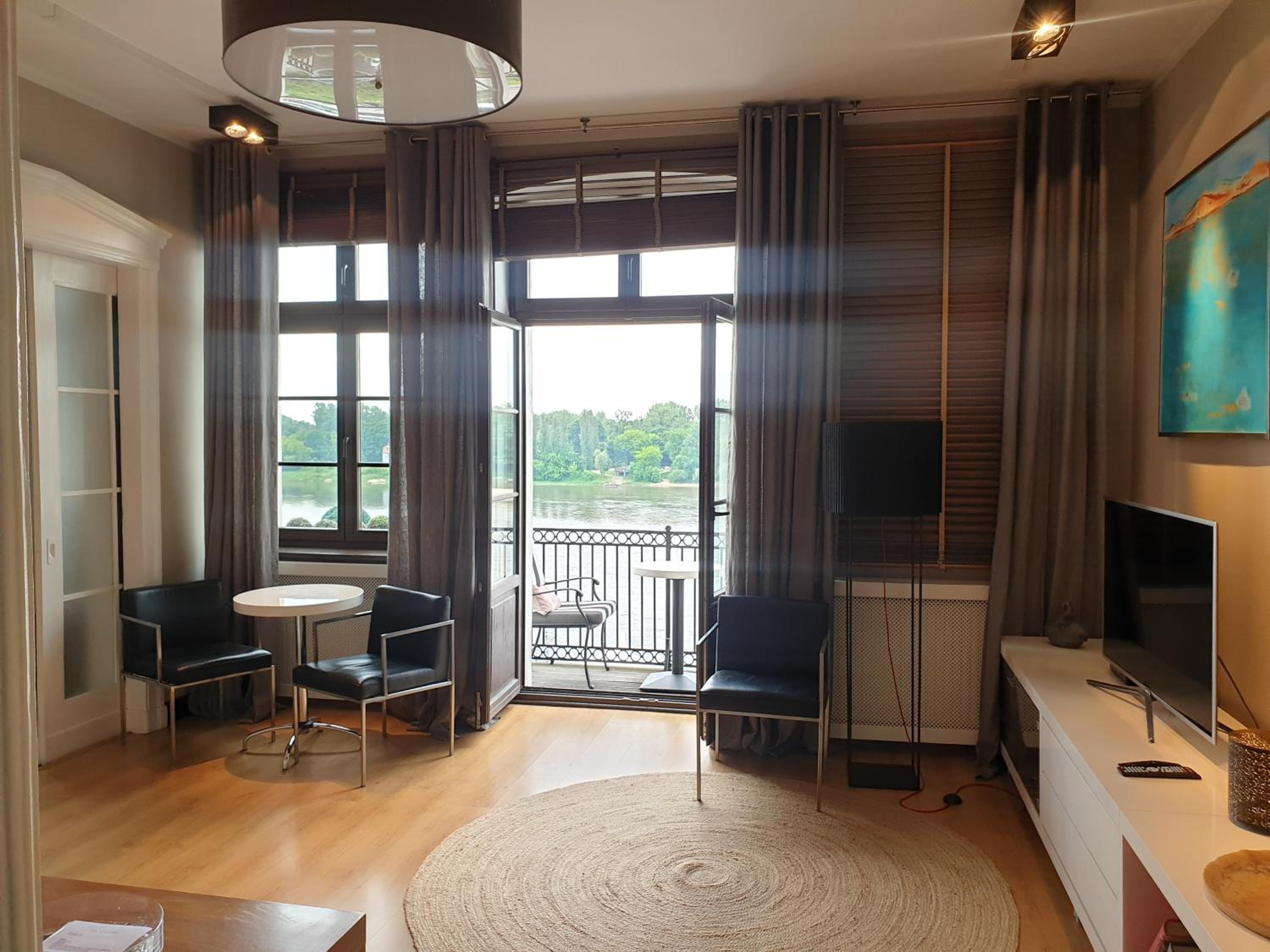 Apartment with Balcony - Photo 10