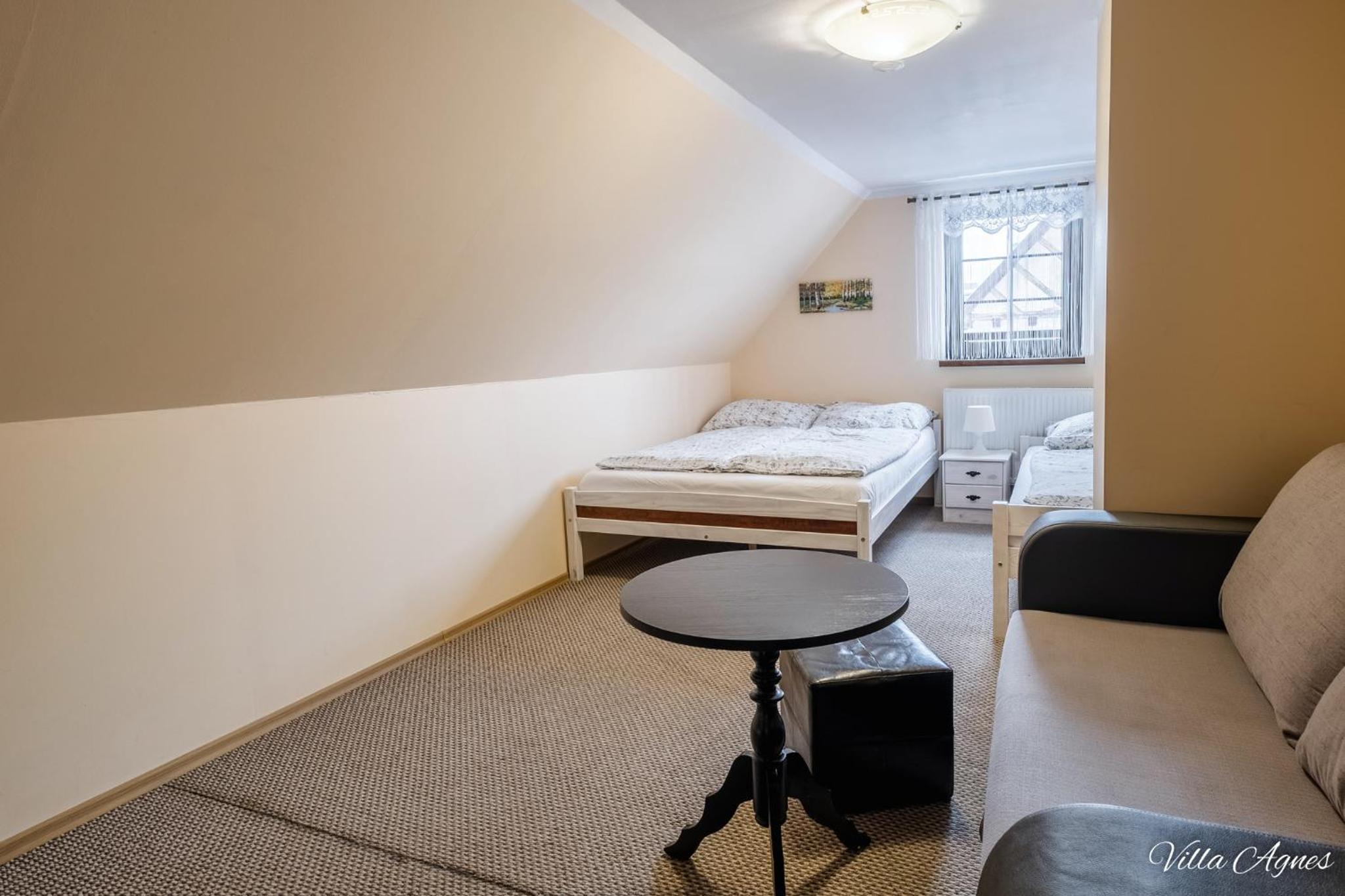 Triple Room with Private Bathroom photo 2