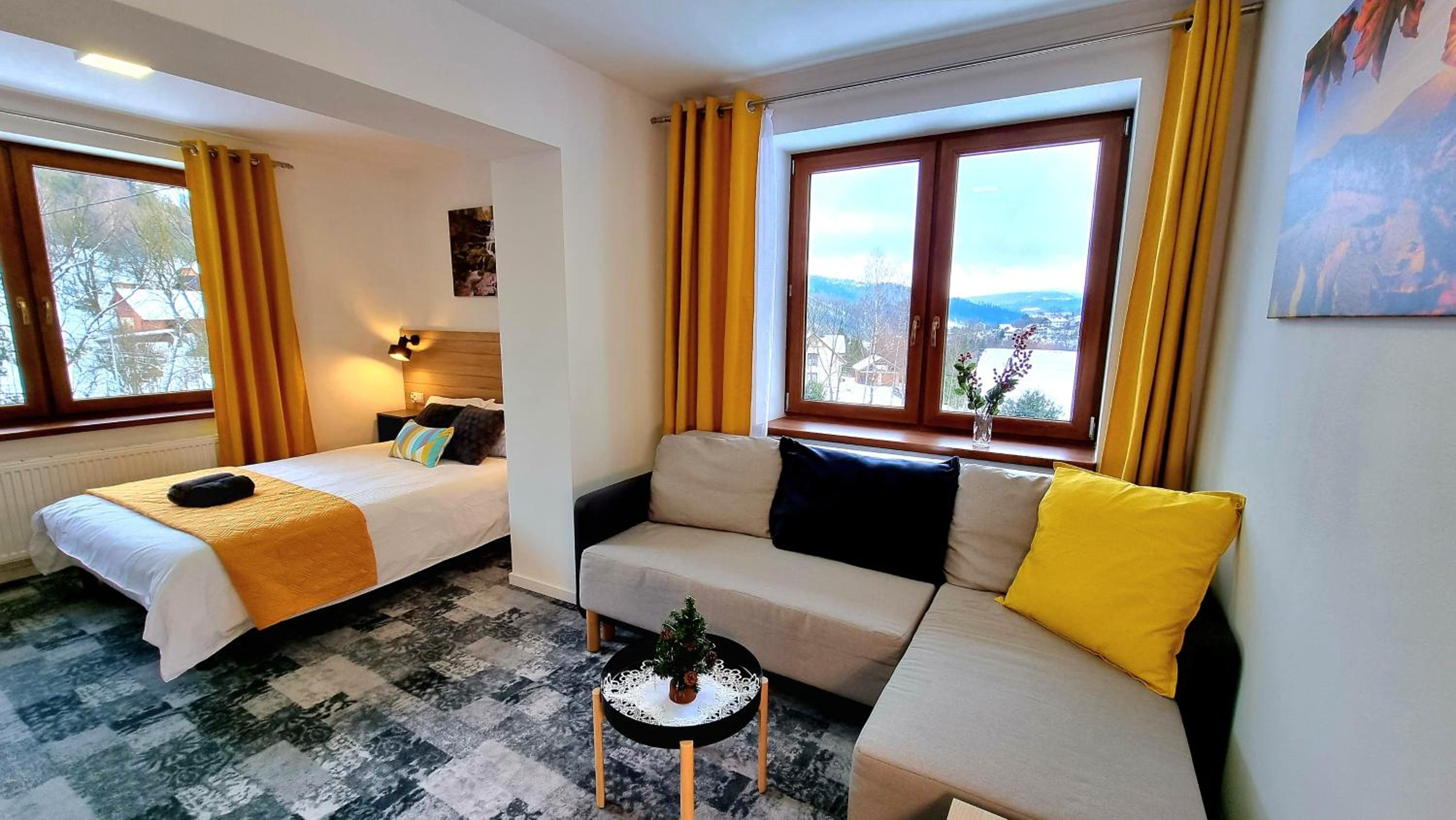 Suite with Balcony and Mountain View photo 1