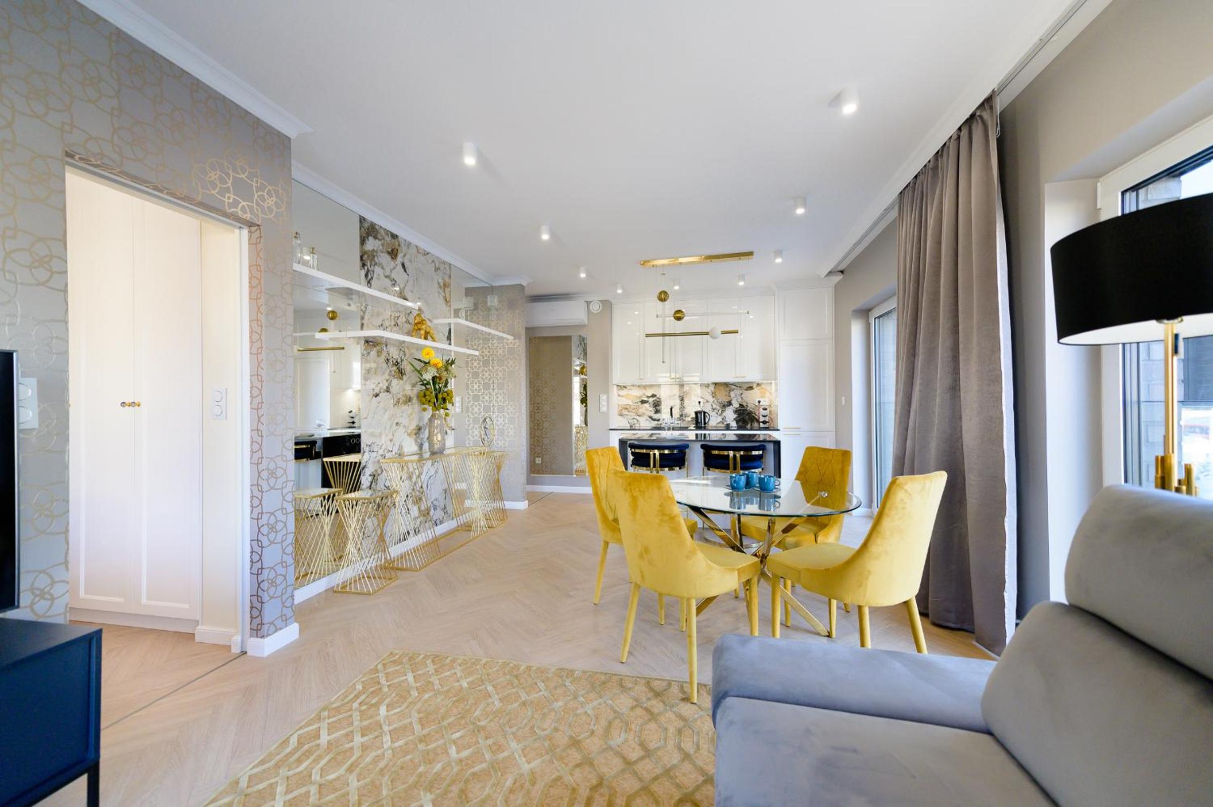 Apartment with Shower - Photo 1