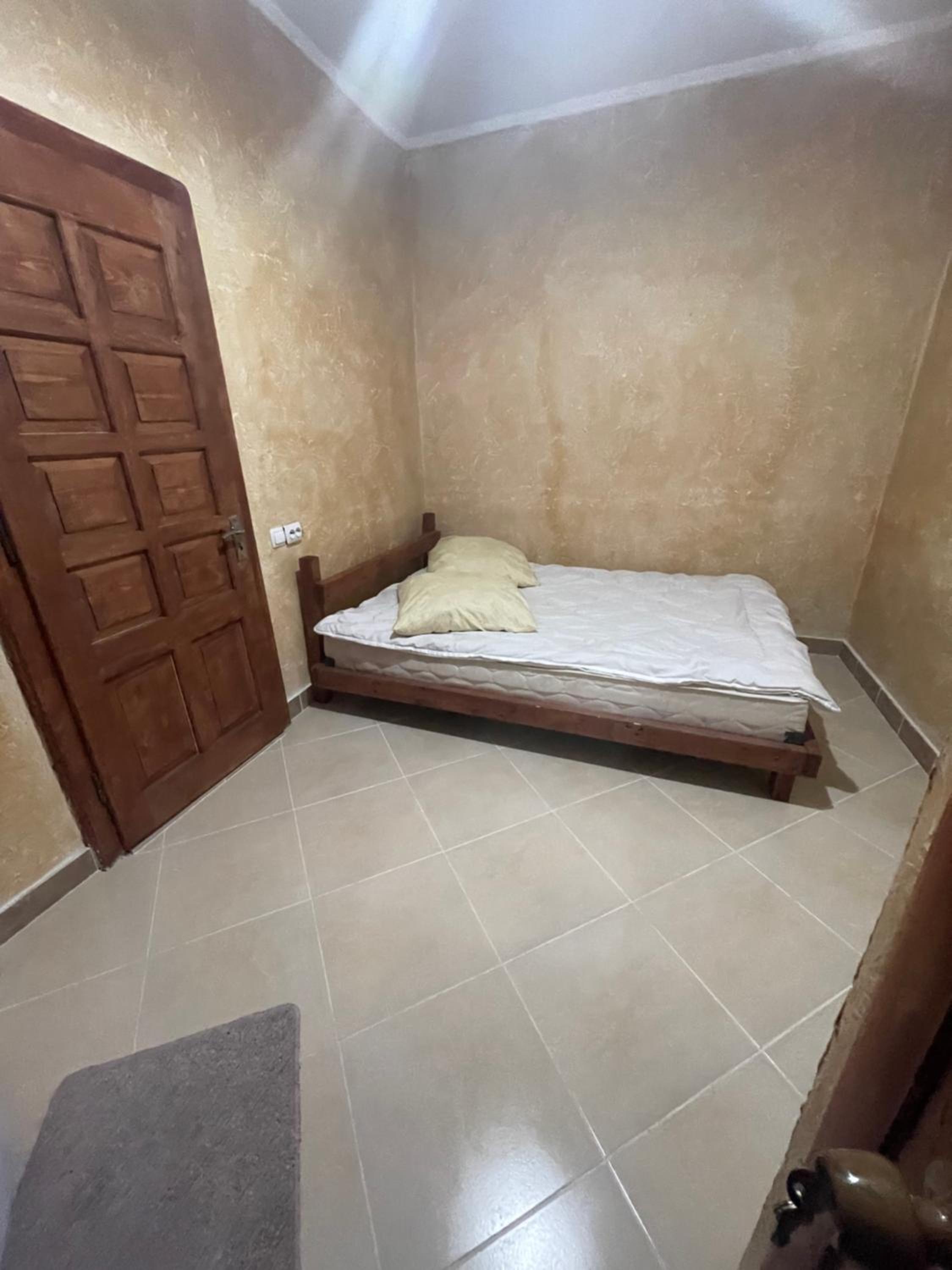 Family Room with Private Bathroom photo 3