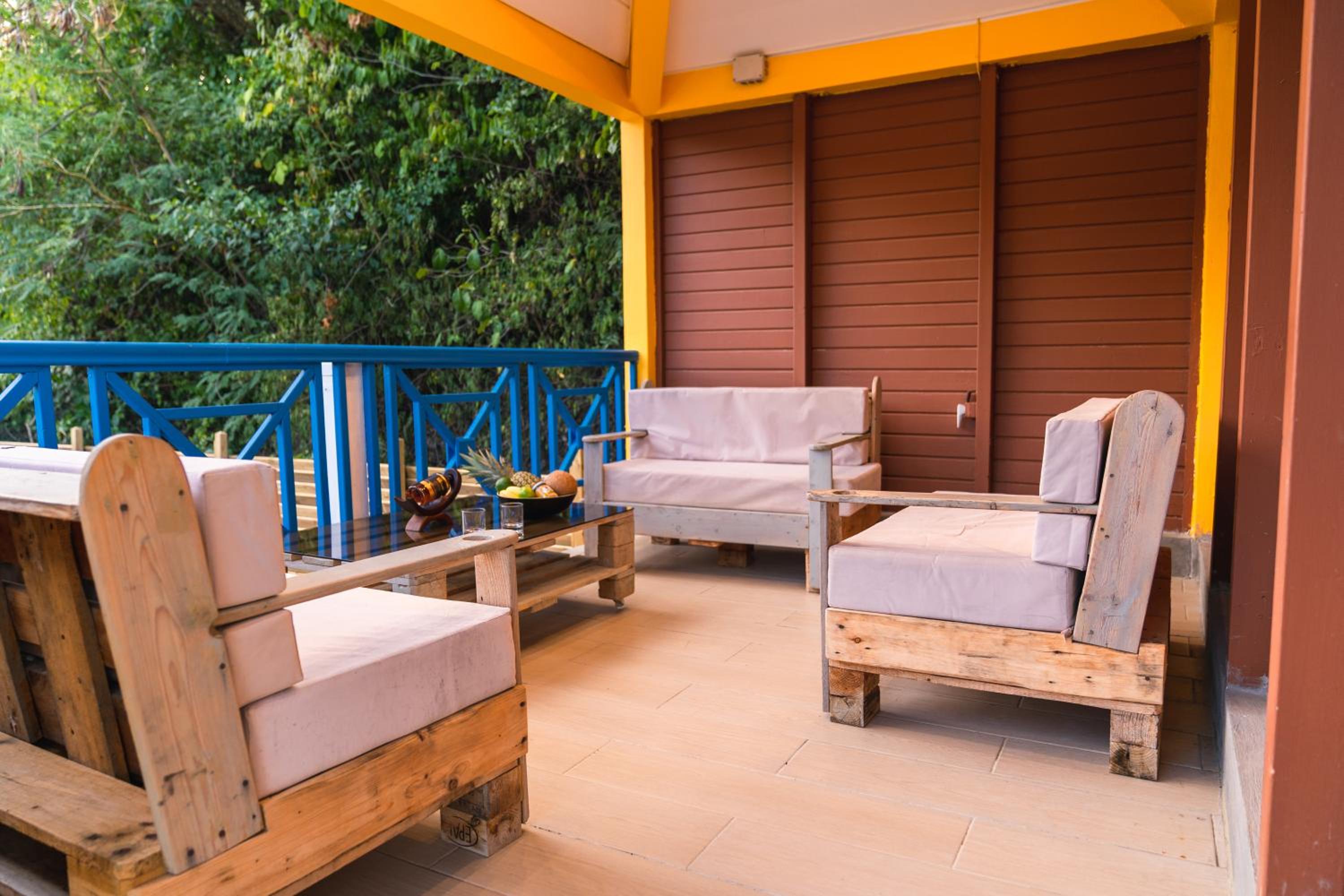 Bungalow with Garden View photo 2