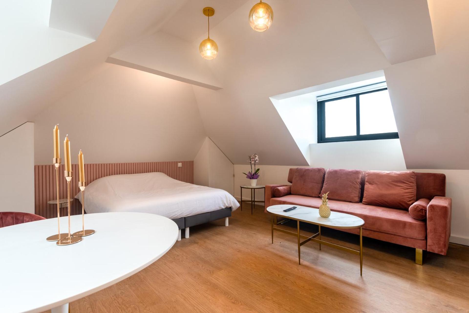 King Studio with Sofa Bed photo 3