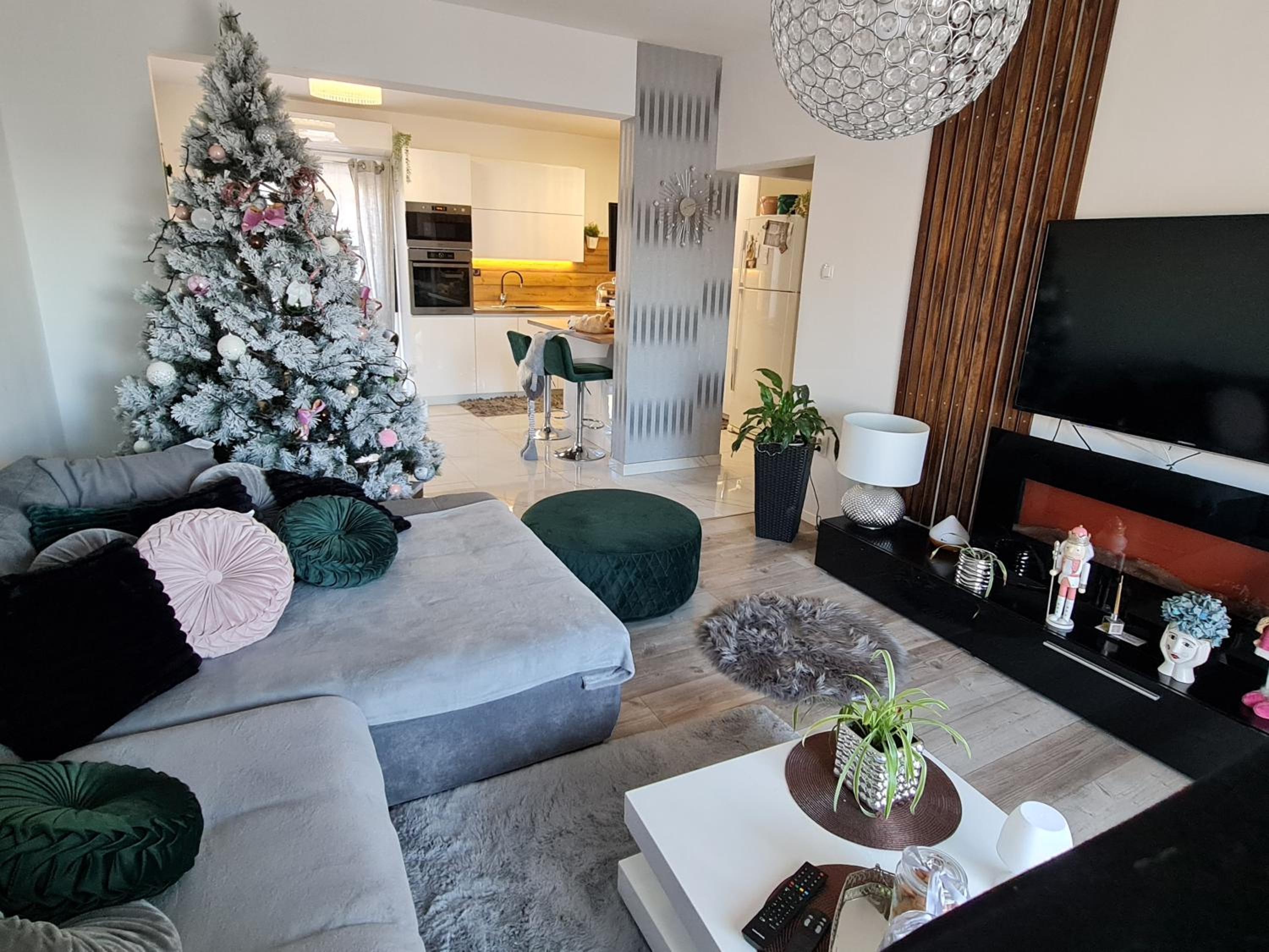 Comfort Two-Bedroom Apartment with Sea View and Balcony photo 3