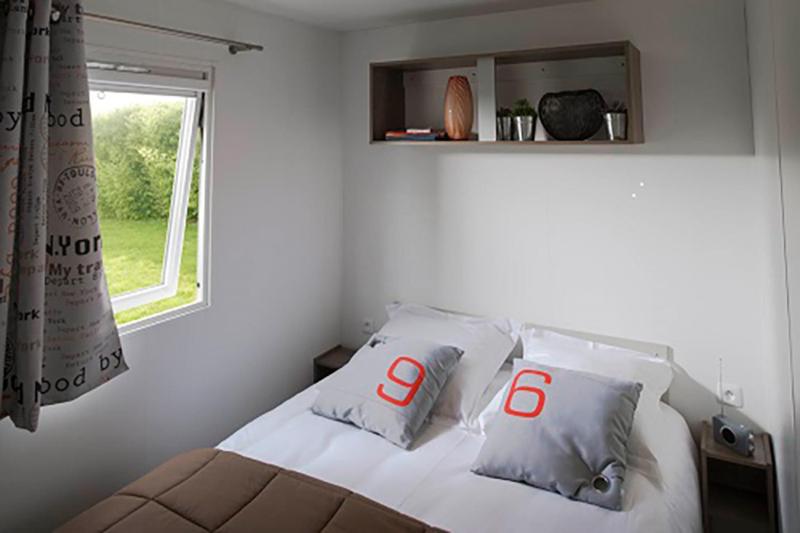 Mobile Home - Photo 1