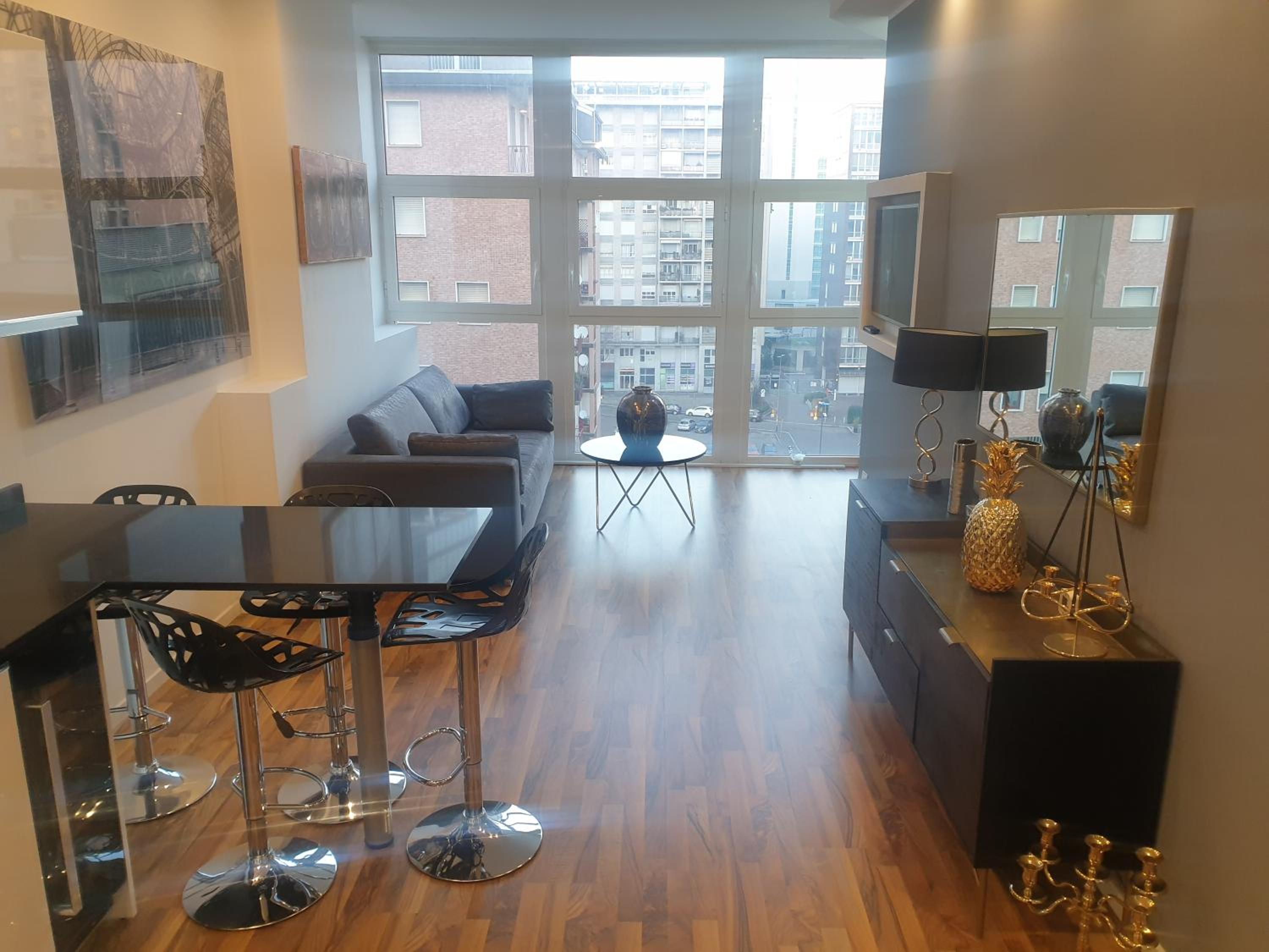 One-Bedroom Apartment
