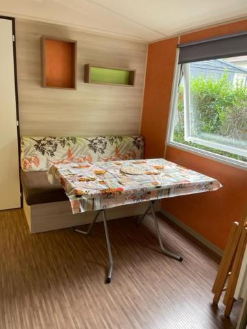 Mobile Home - Photo 13