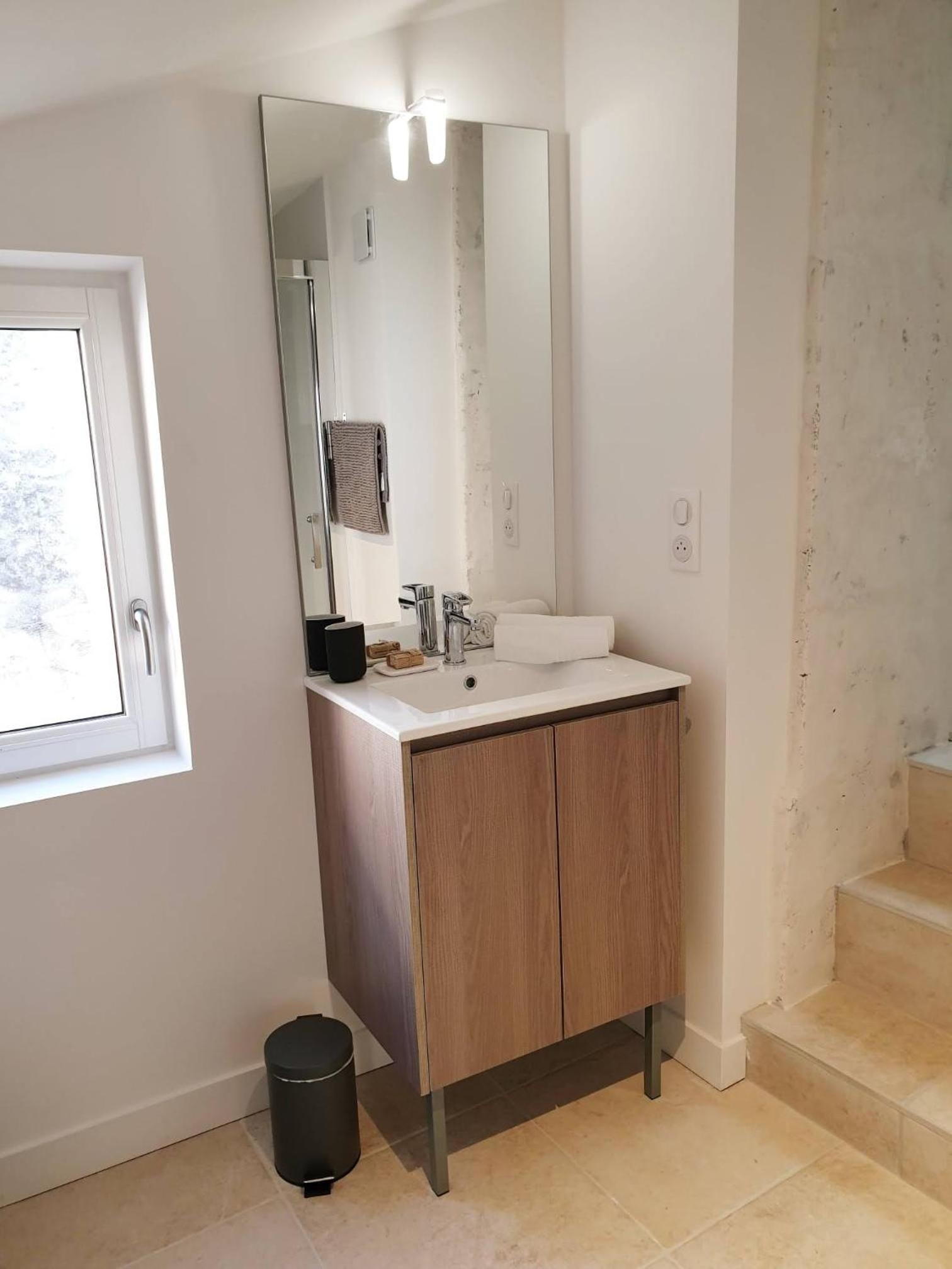 One-Bedroom Apartment - Photo 2