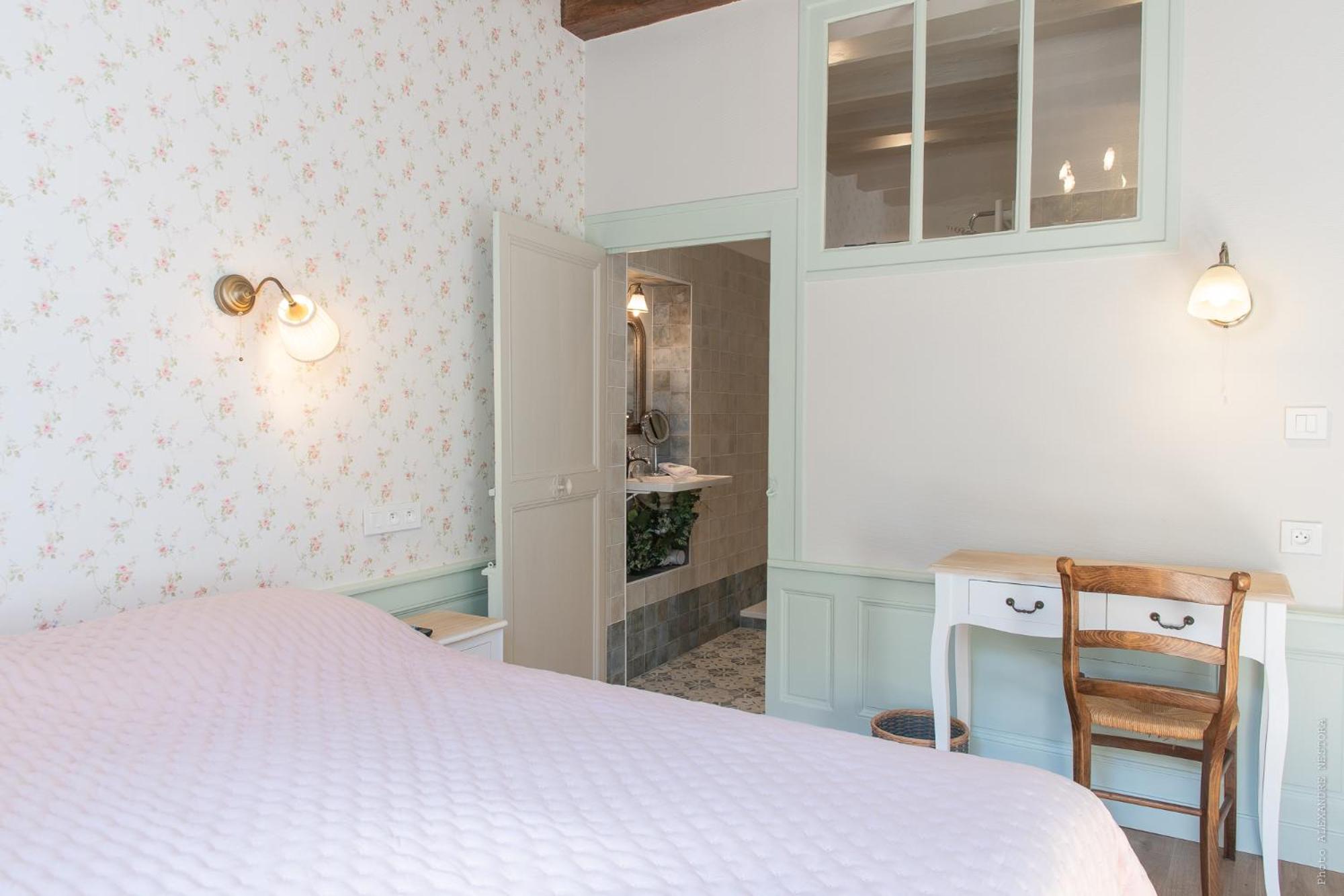 Deluxe Double or Twin Room - Photo 5