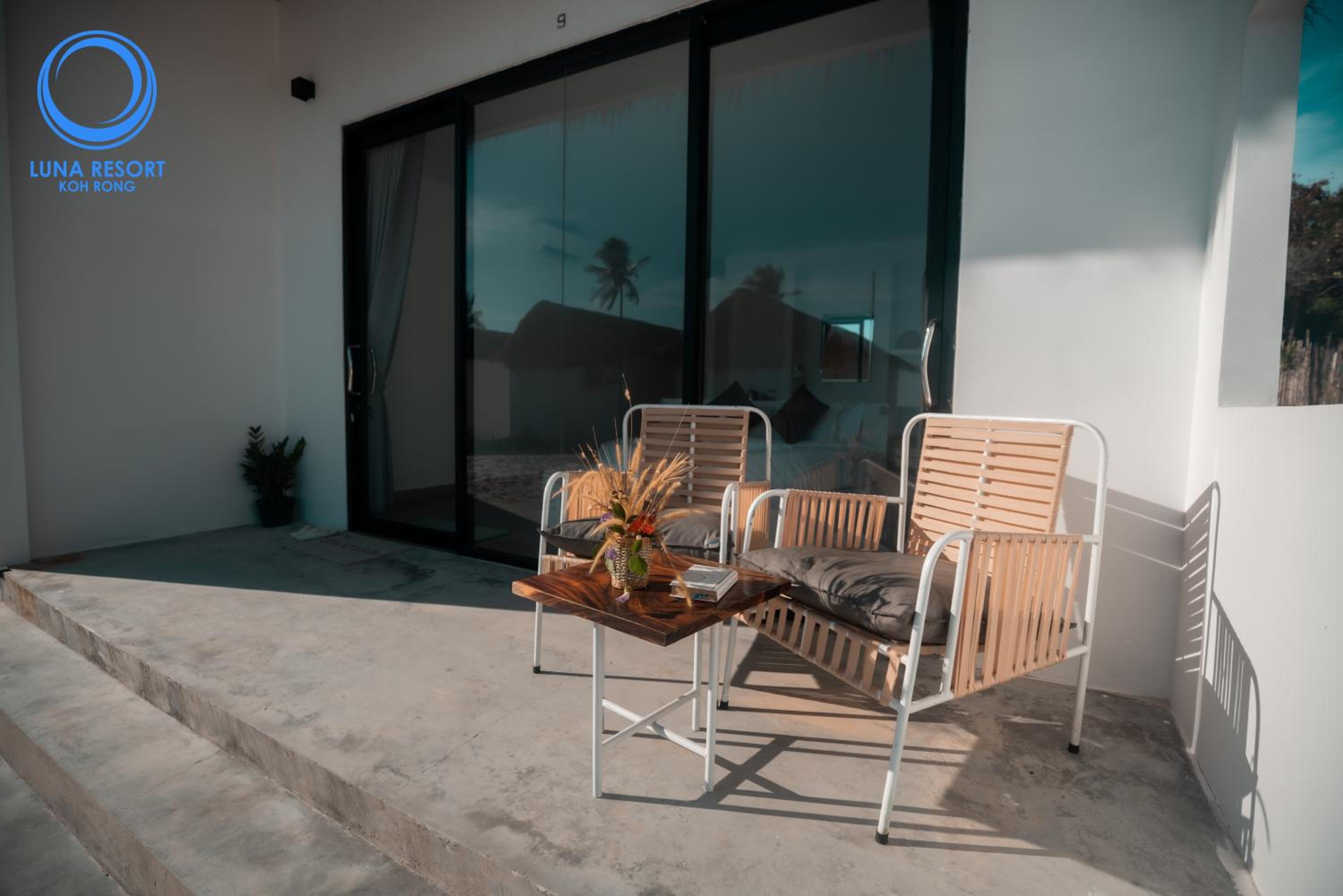 Bungalow with Sea View