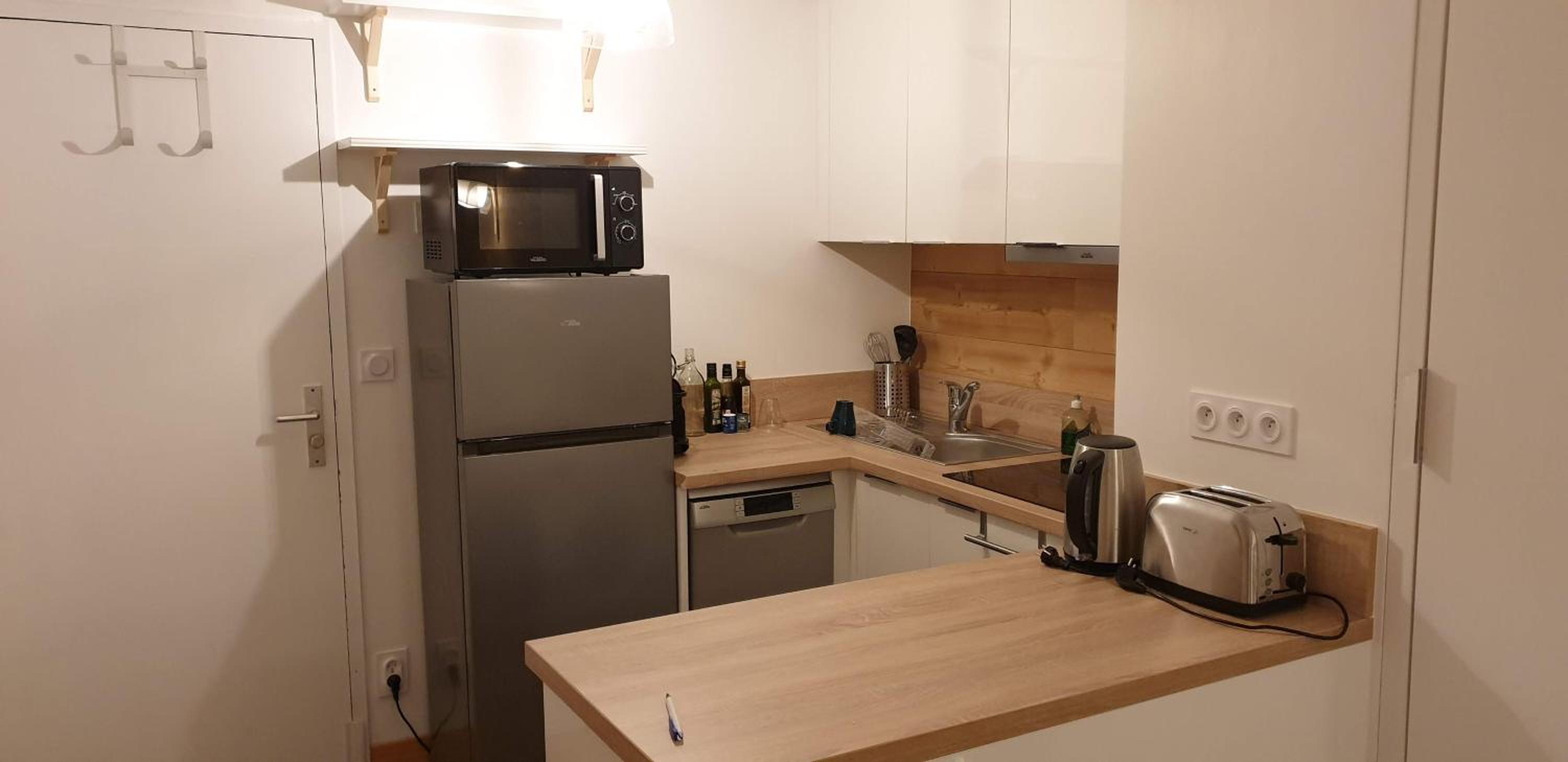Two-Bedroom Apartment - Photo 2