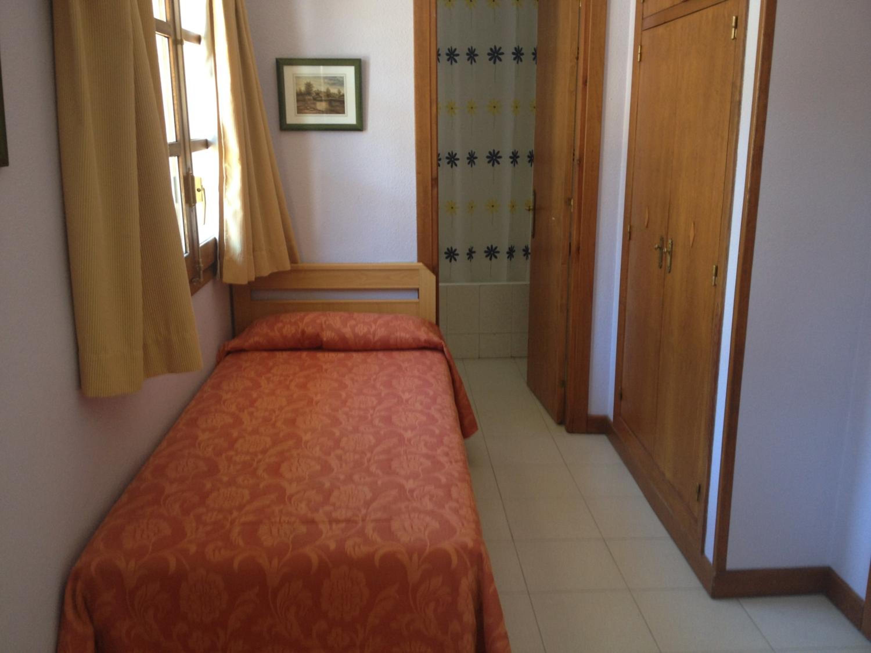 Triple Room with Bathroom photo 1