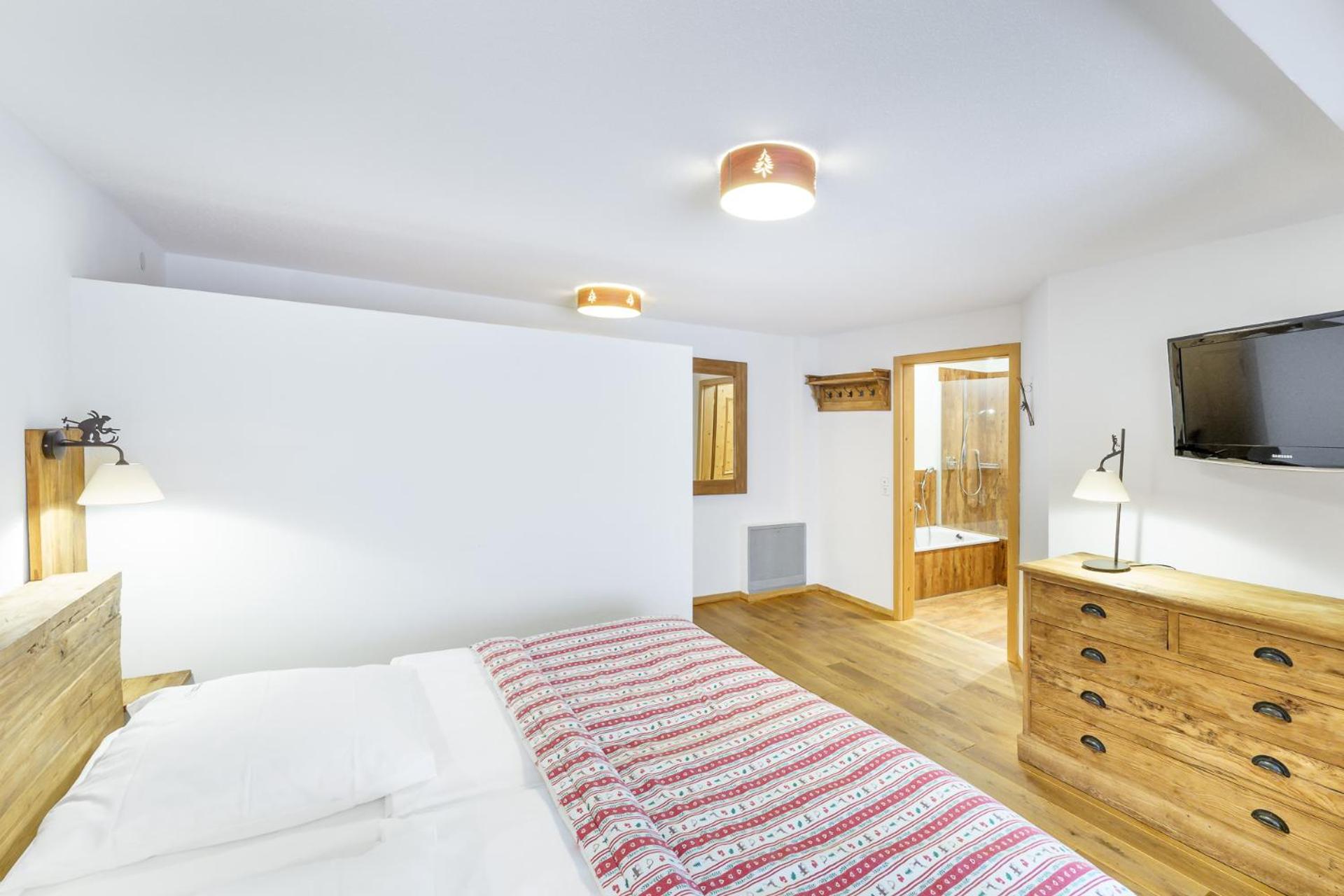 Deluxe Double Room Country Style photo 3