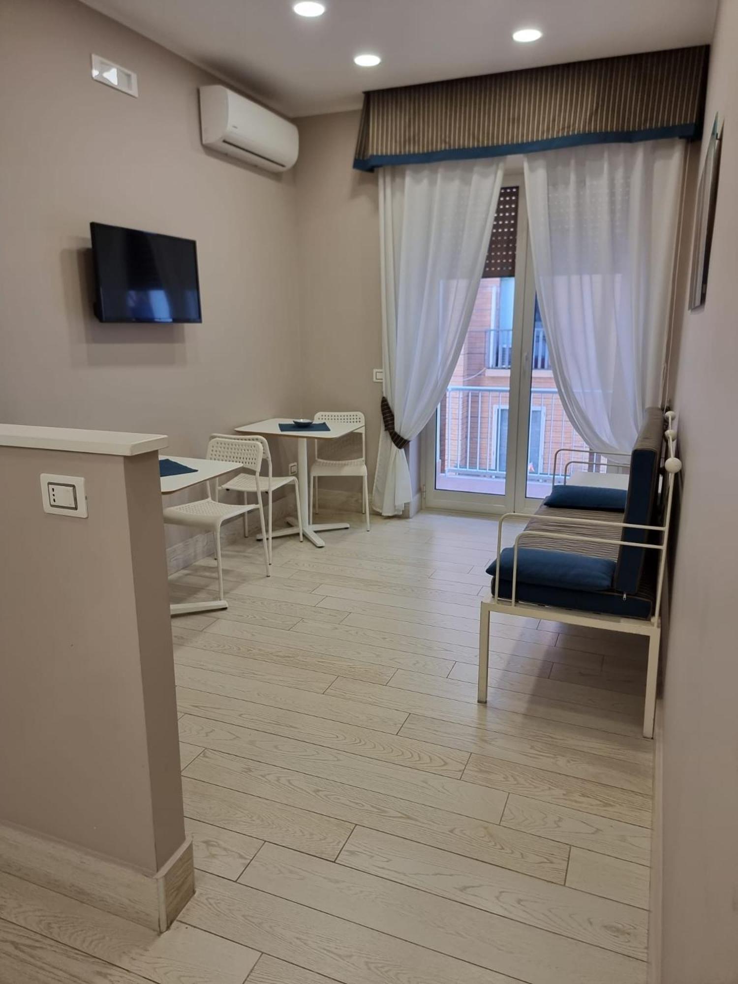 Deluxe Double Room with Side Sea View