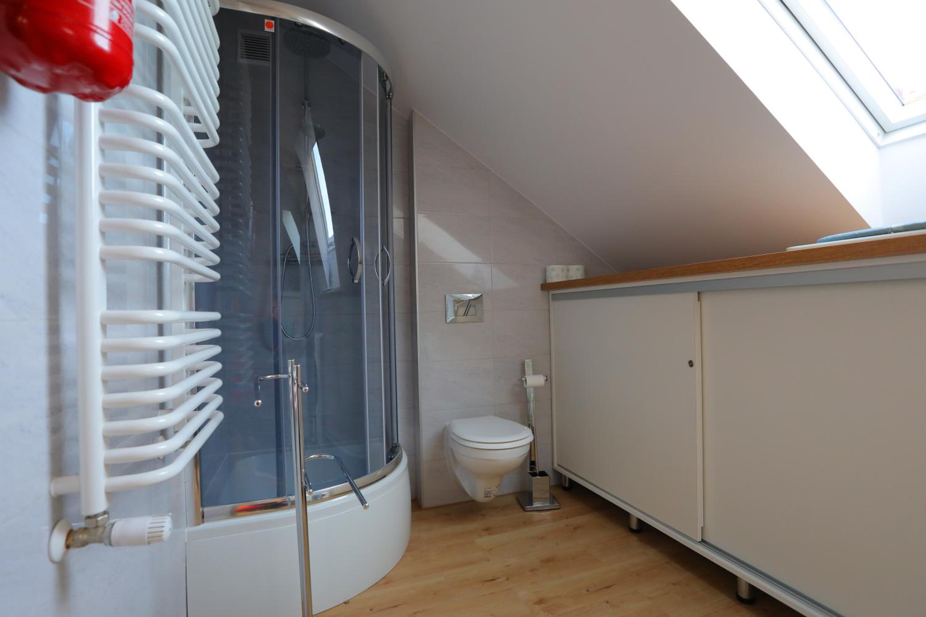 One-Bedroom Apartment - Photo 3
