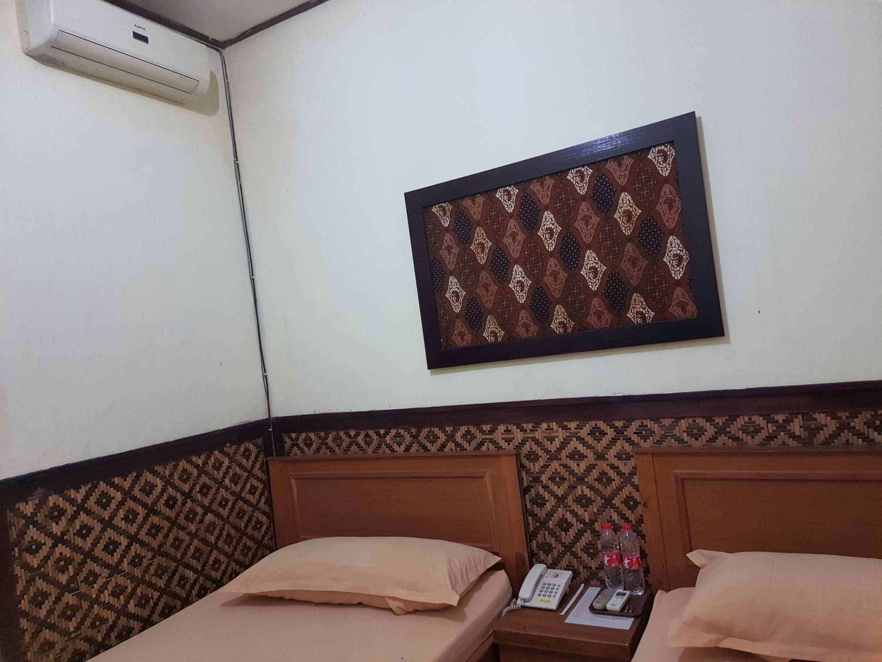 Twin Room - Photo 3