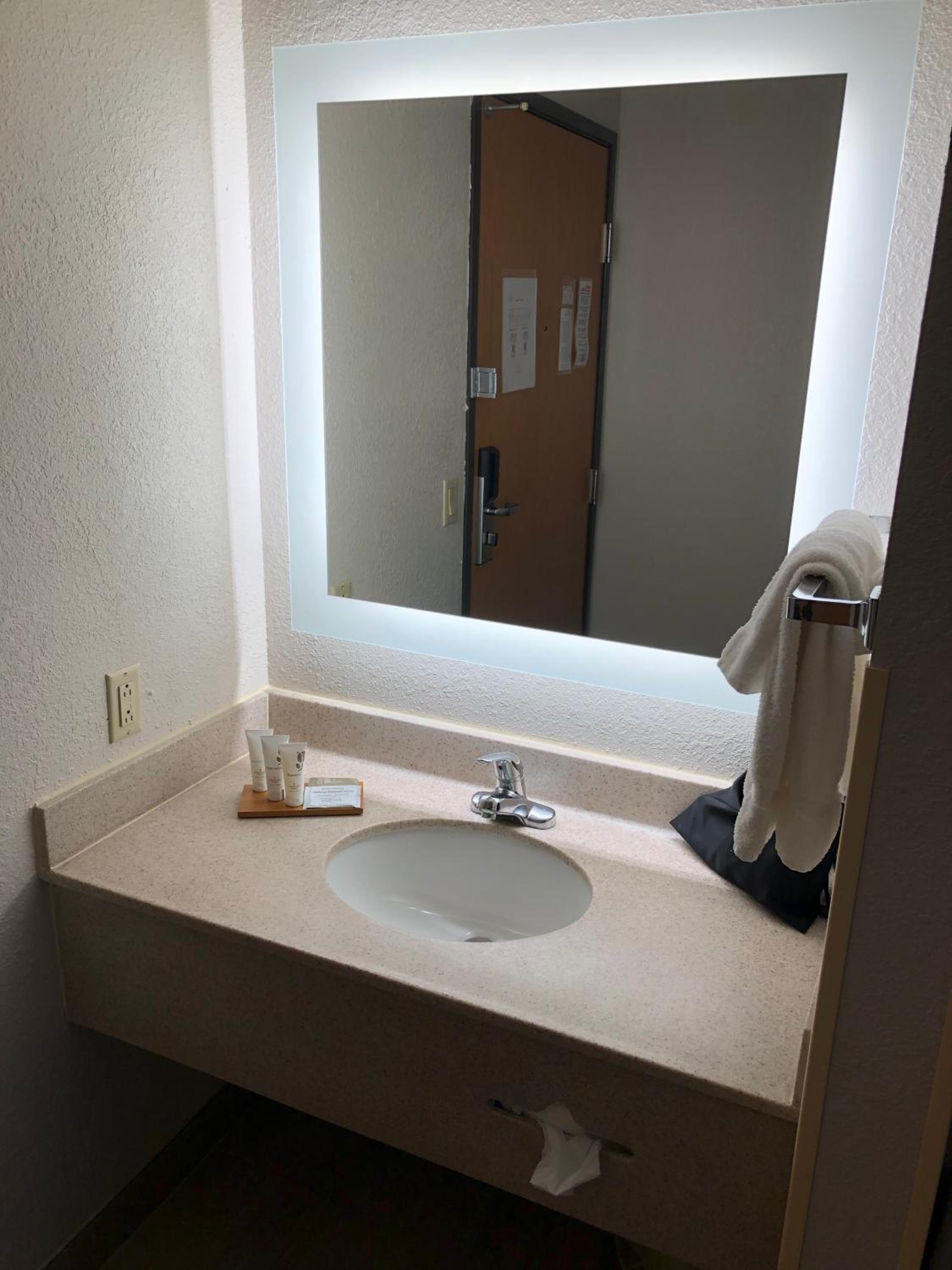 Country Inn & Suites by Radisson, Auburn, IN, 写真 8