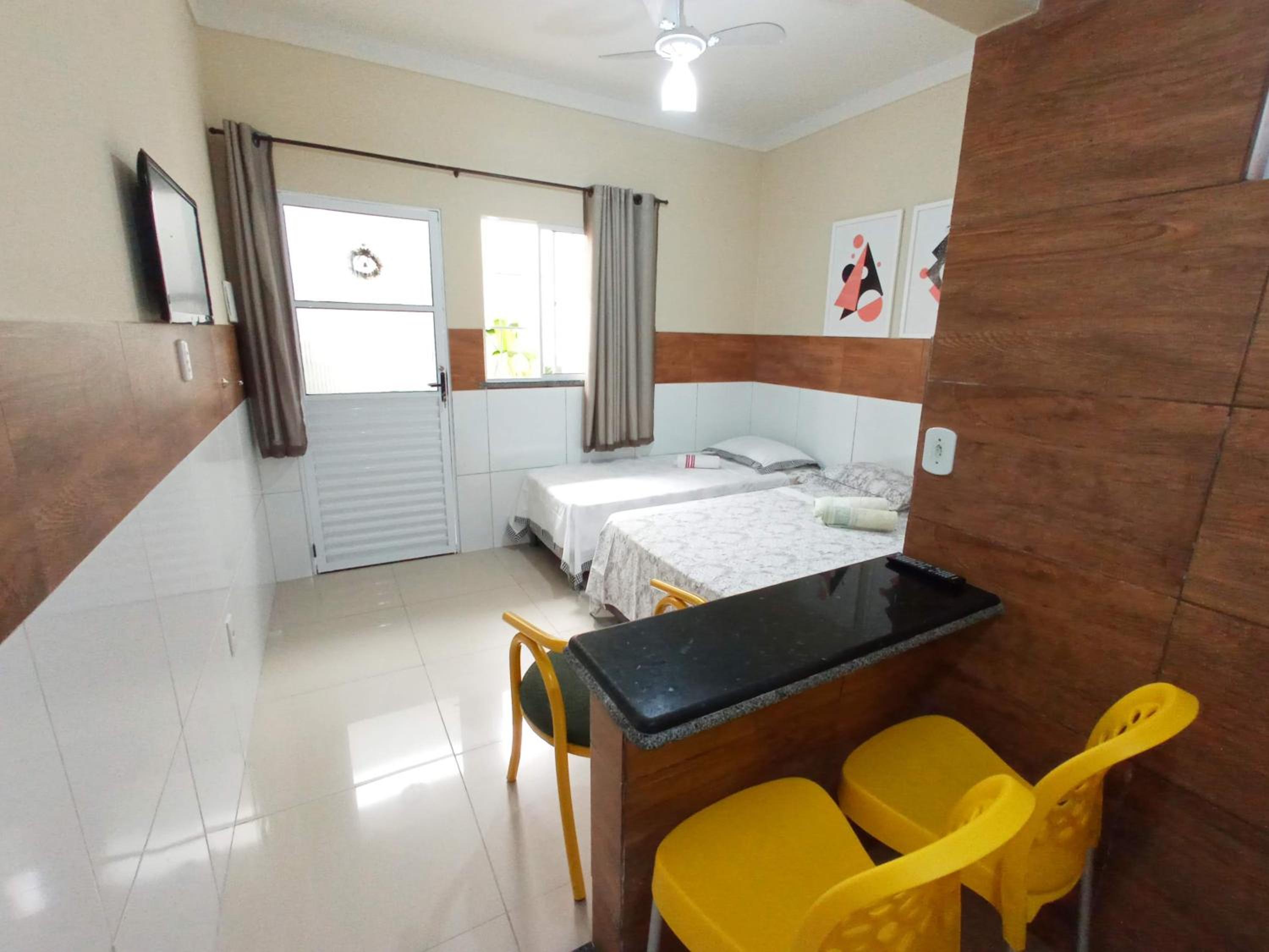 One-Bedroom Apartment photo 1