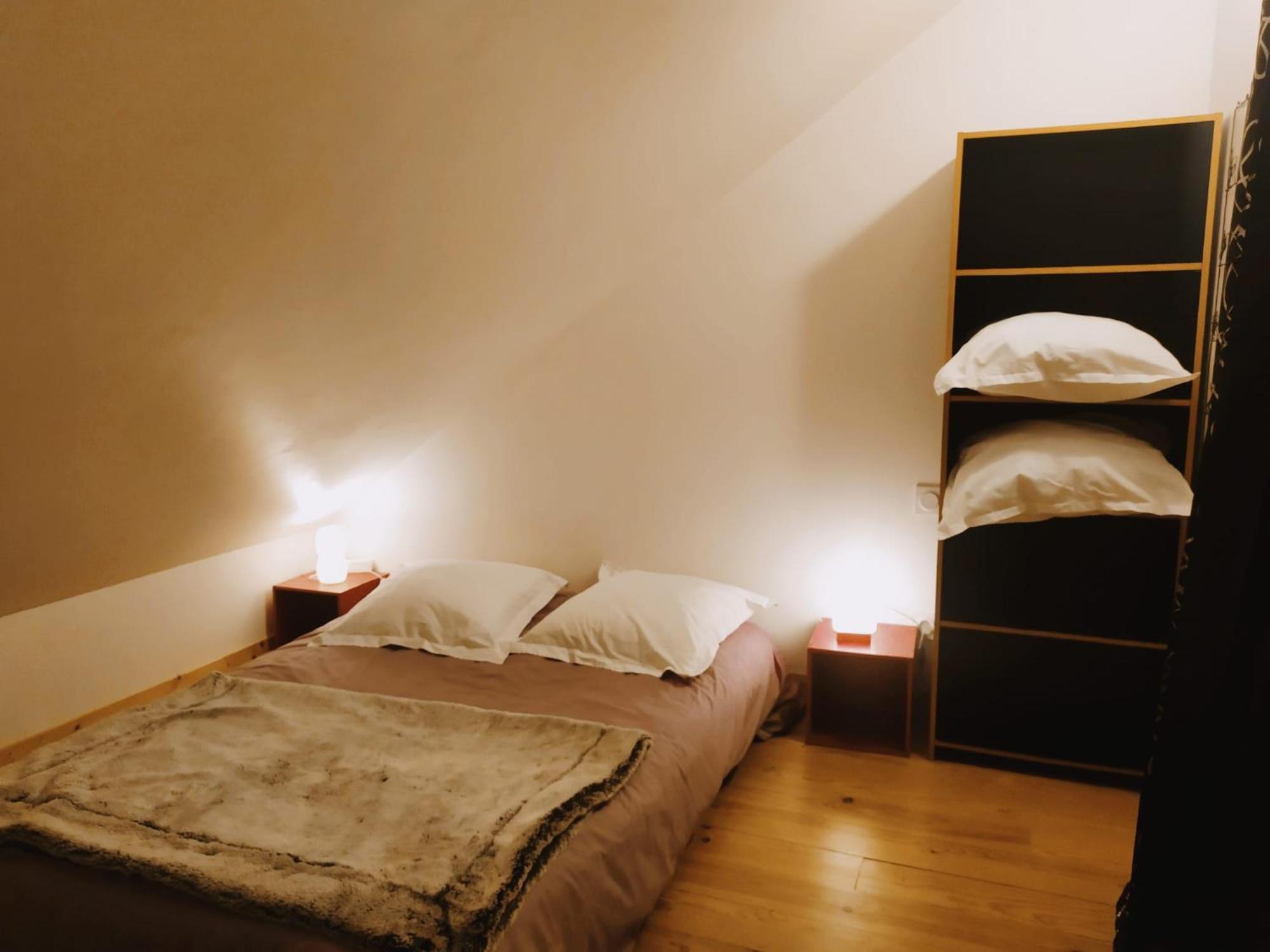 One-Bedroom Apartment - Photo 1