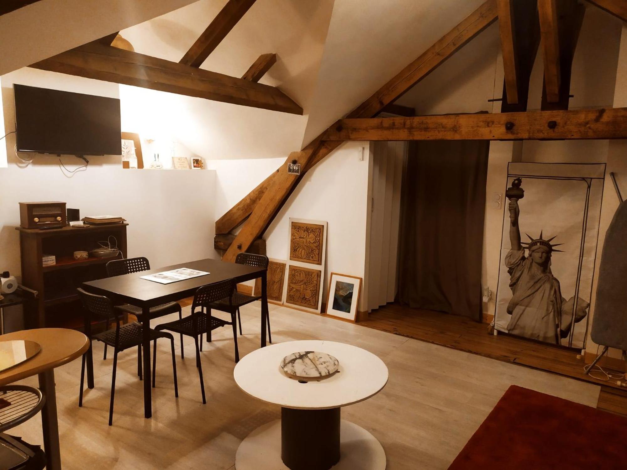 One-Bedroom Apartment - Photo 7