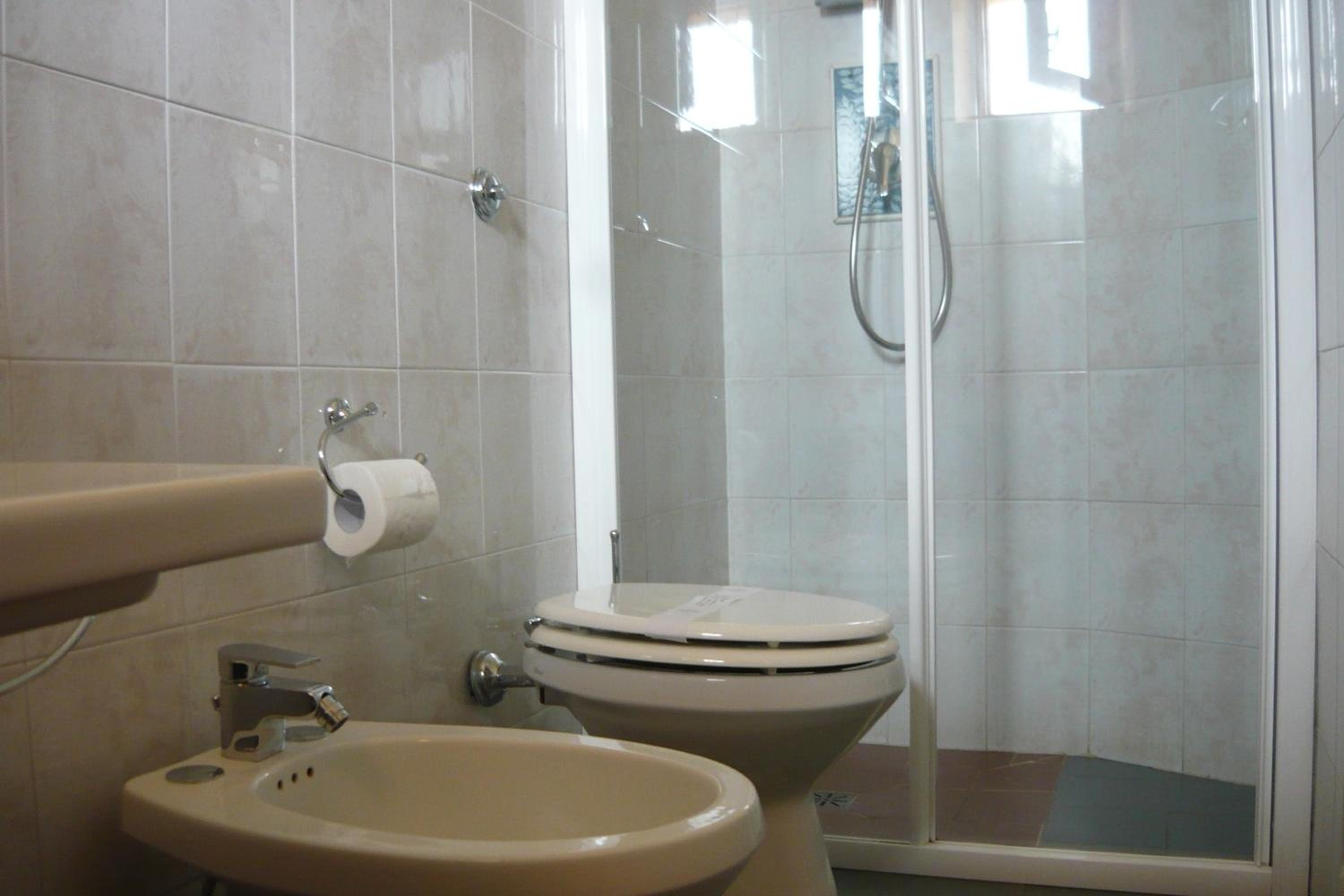Double Room with Balcony - Photo 2