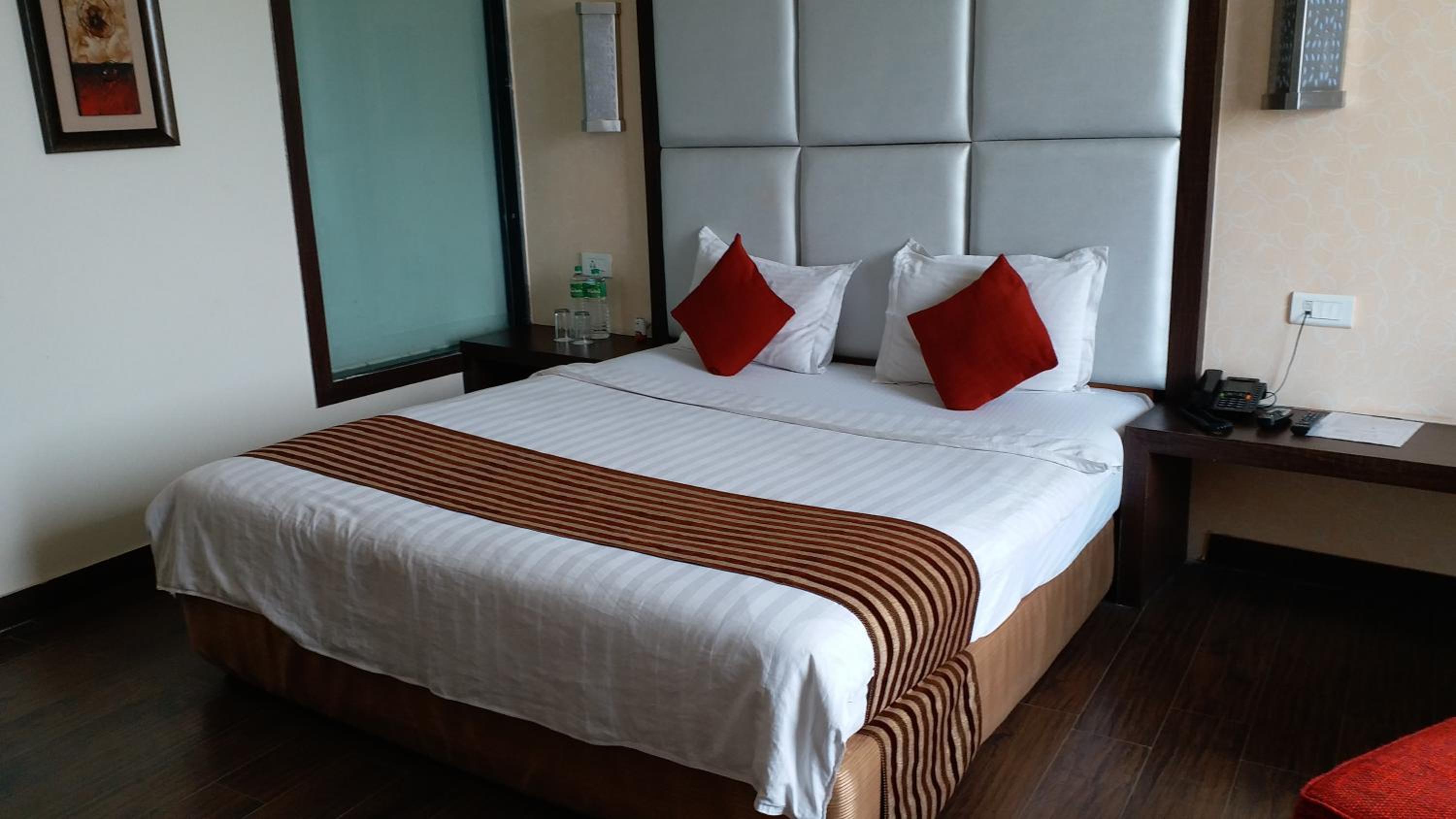 Deluxe Double or Twin Room photo 2