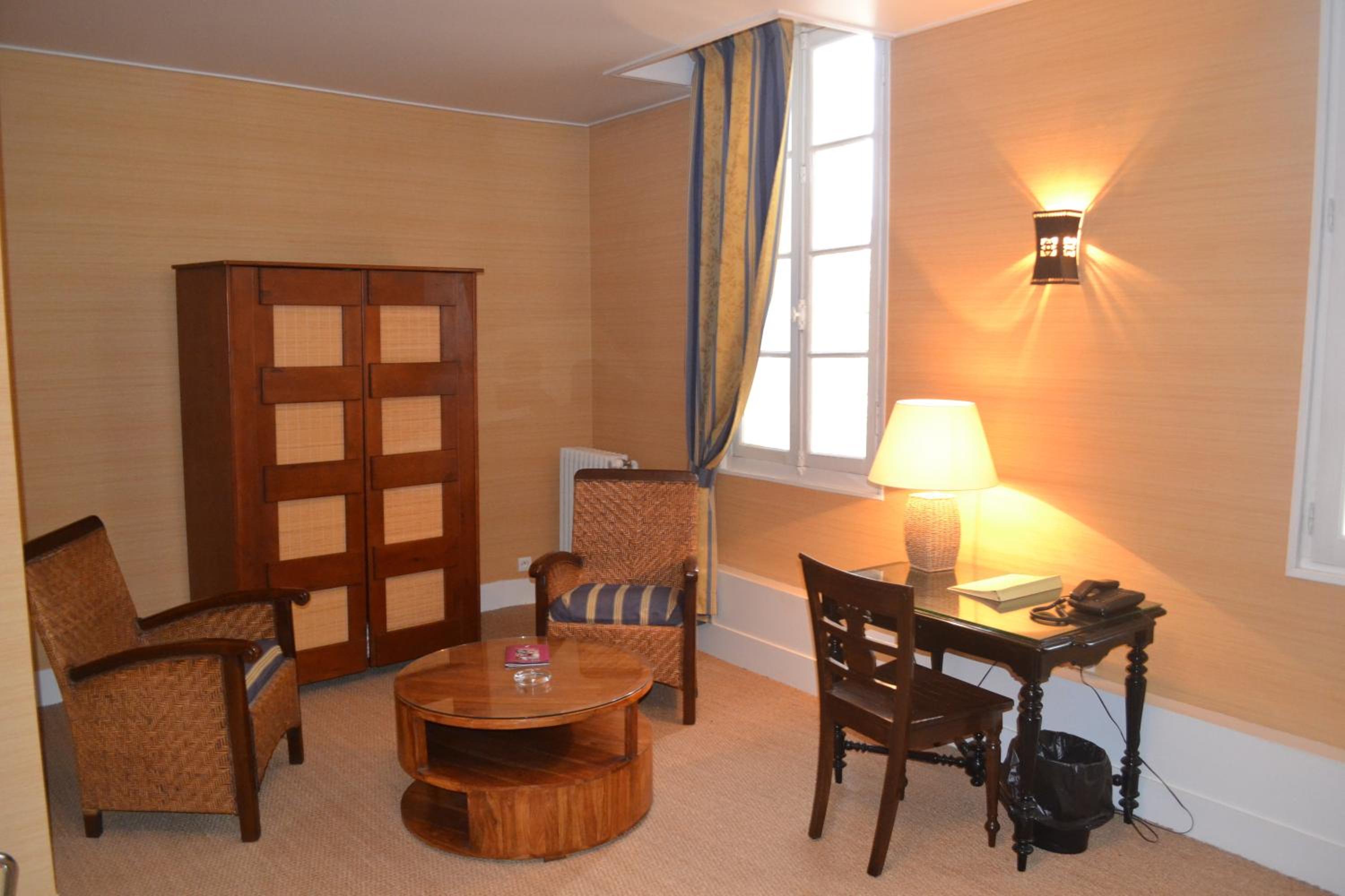 Deluxe Double or Twin Room with Garden View photo 3