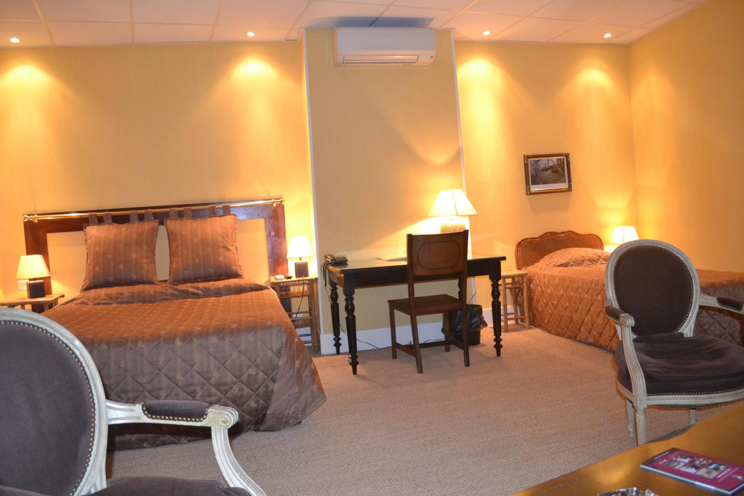 Executive Triple Room photo 3