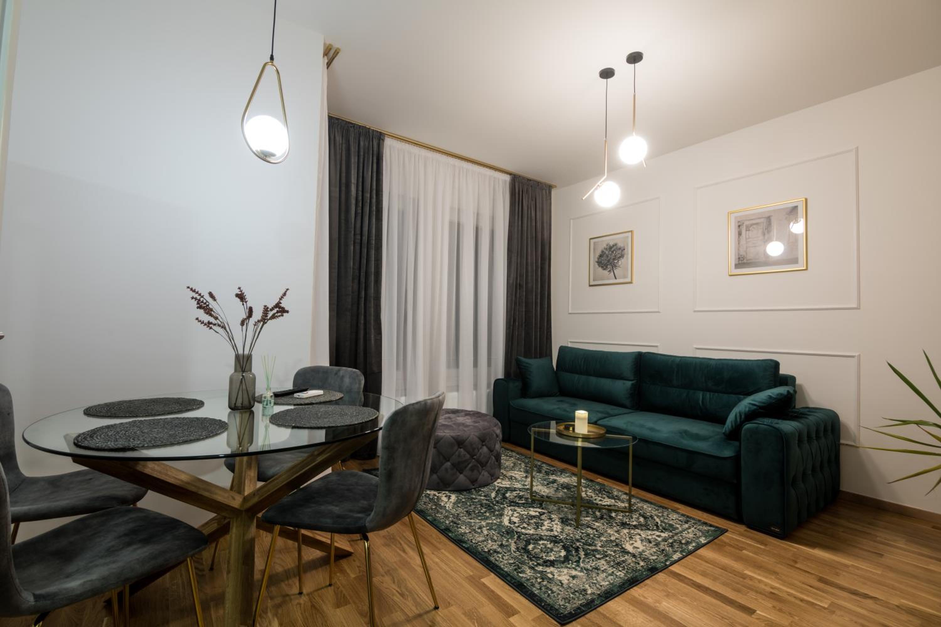 One-Bedroom Apartment photo 1