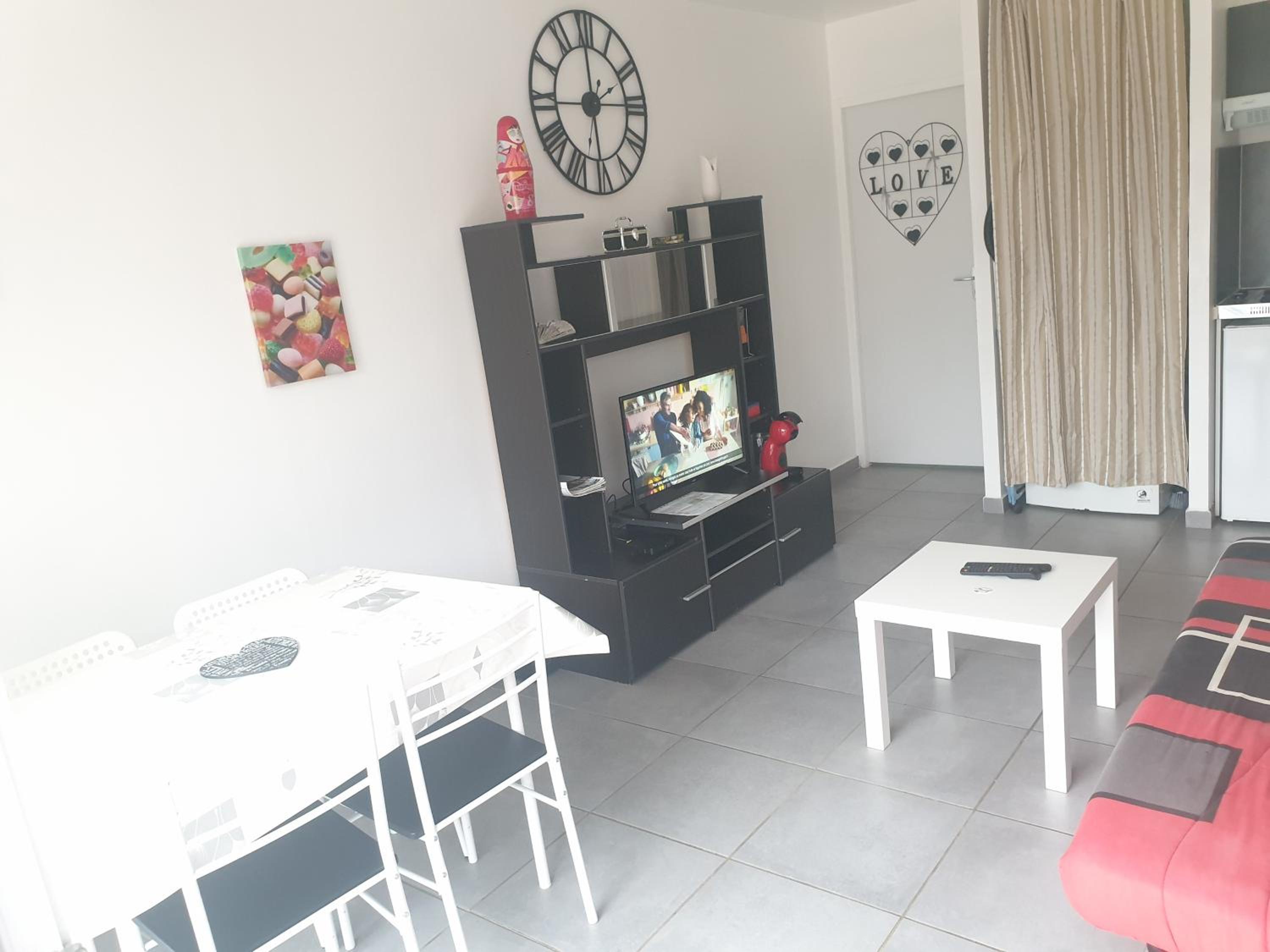 One-Bedroom Apartment - Photo 19