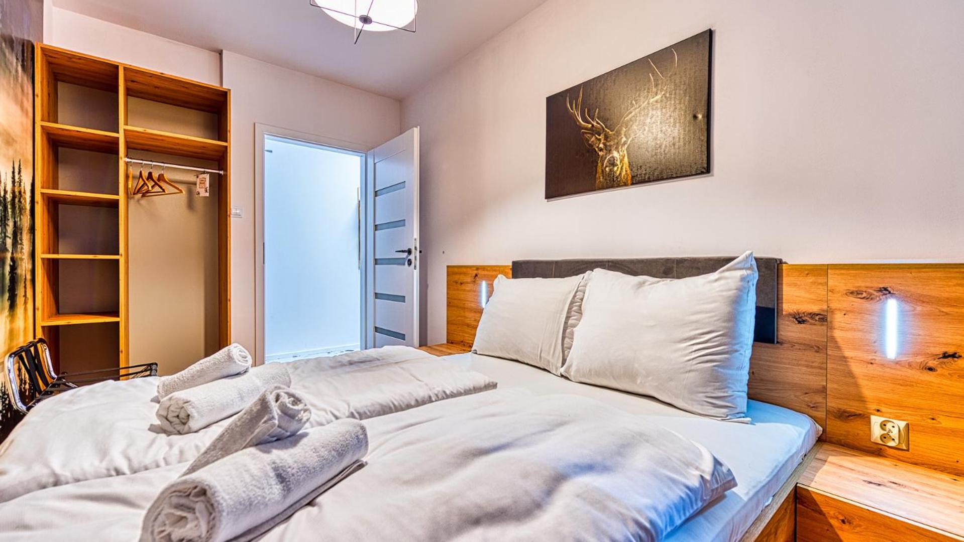 One-Bedroom Apartment - Photo 2
