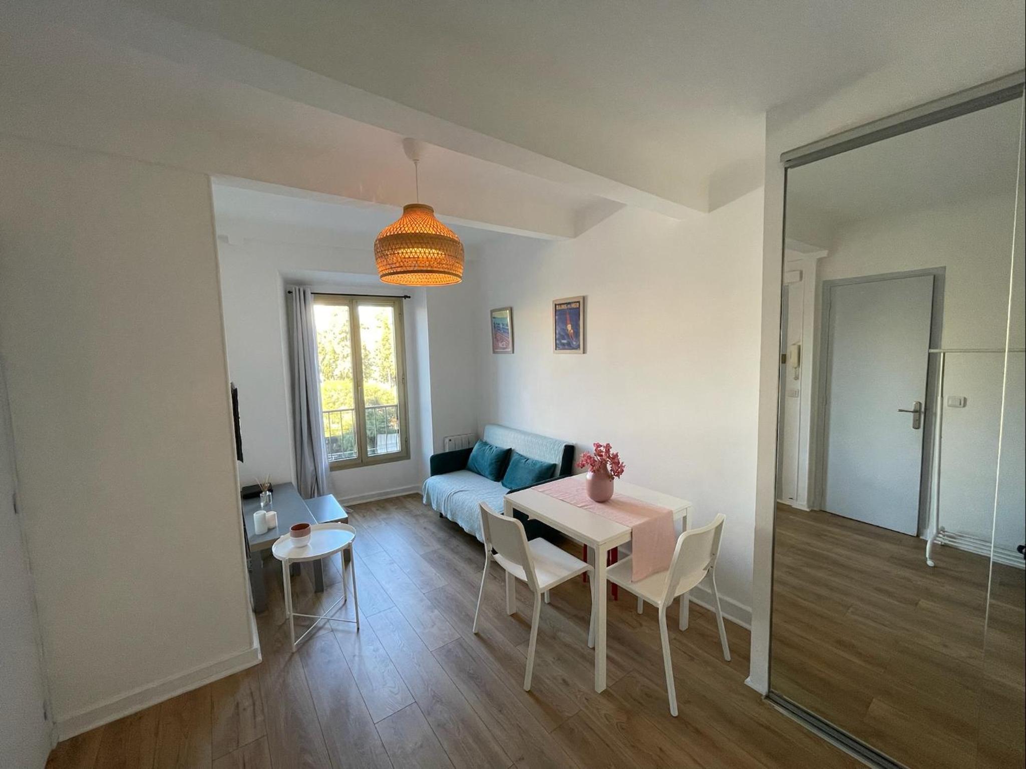 One-Bedroom Apartment