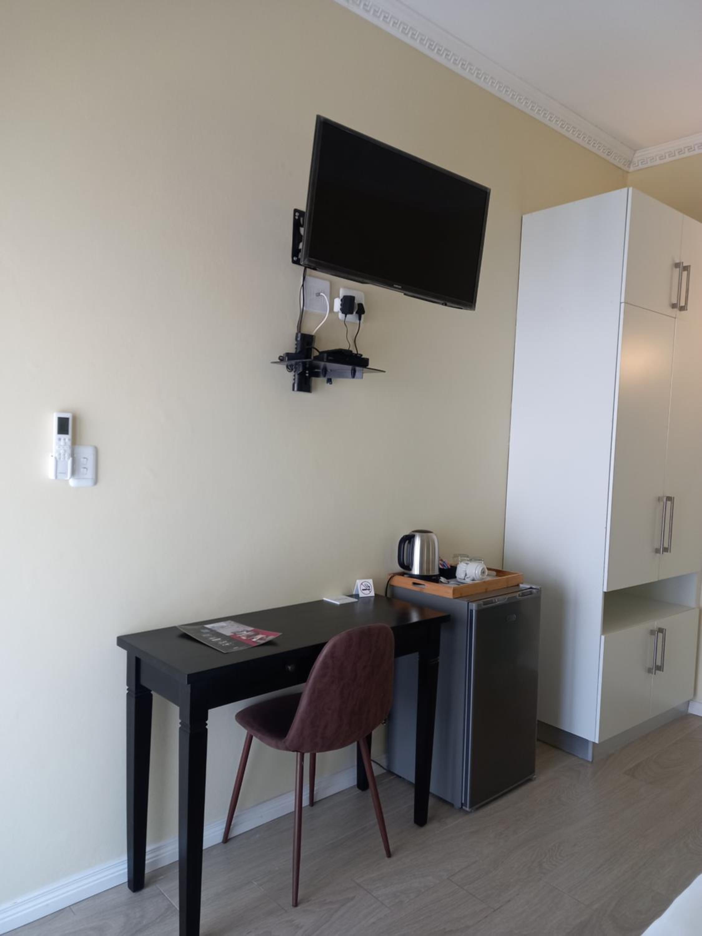 Family Room photo 1