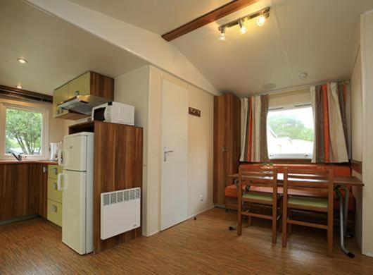 Mobile Home photo 2