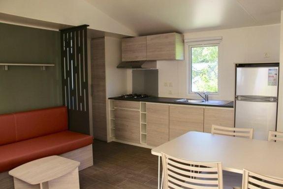 Mobile Home photo 2
