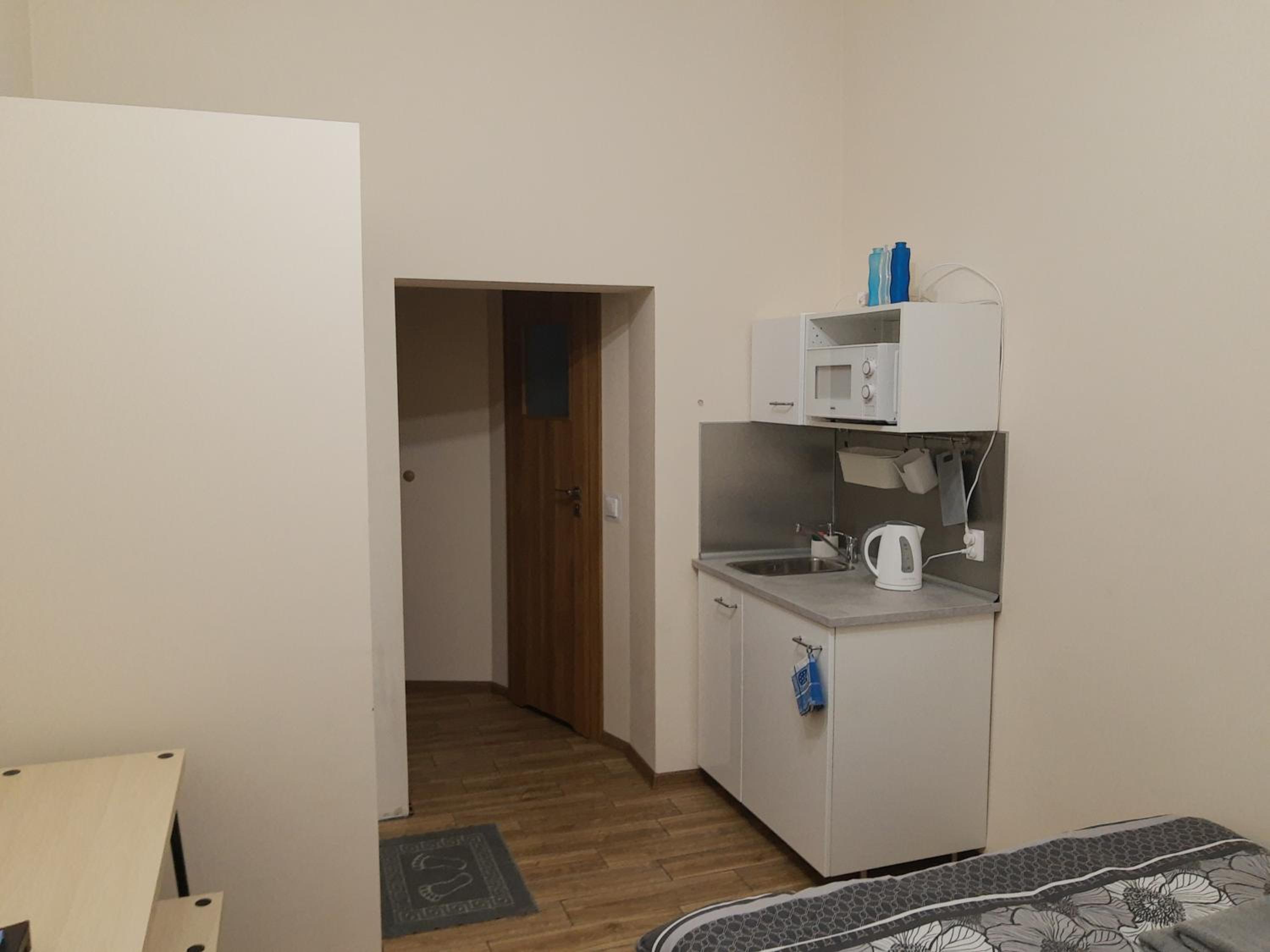 Apartment with Shower