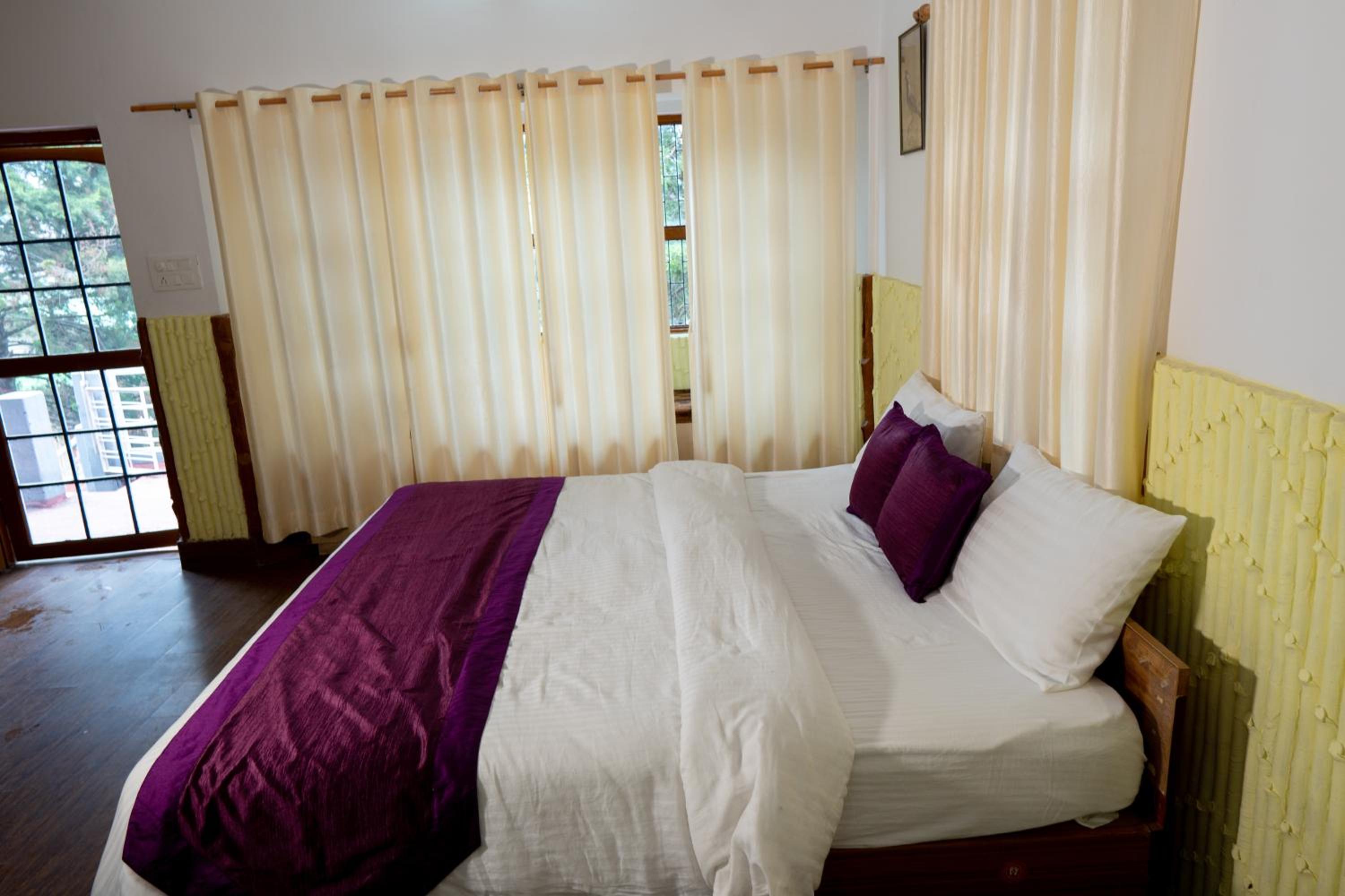 Quadruple Room with Mountain View photo 2