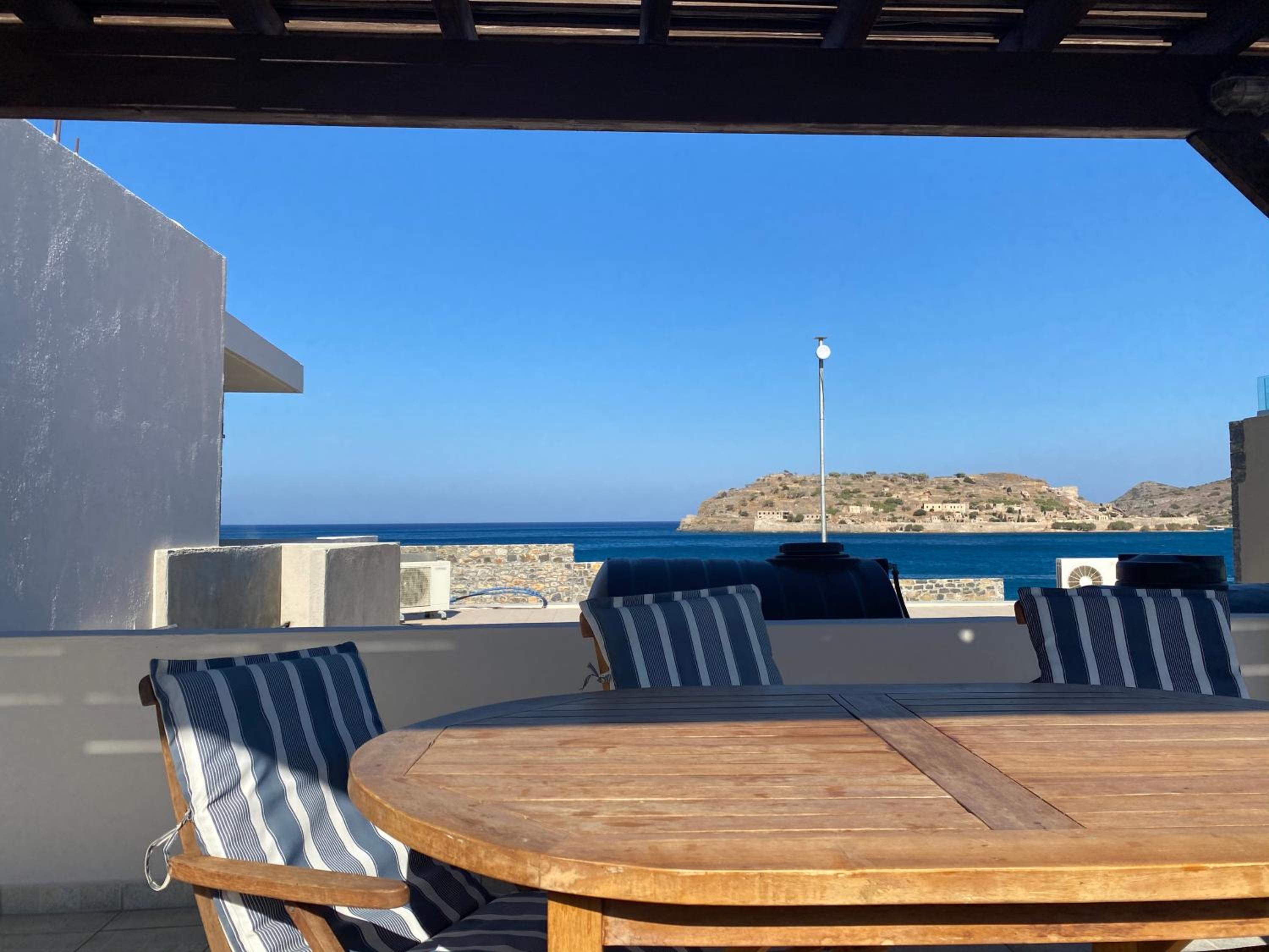 Studio Apartment with Sea View
