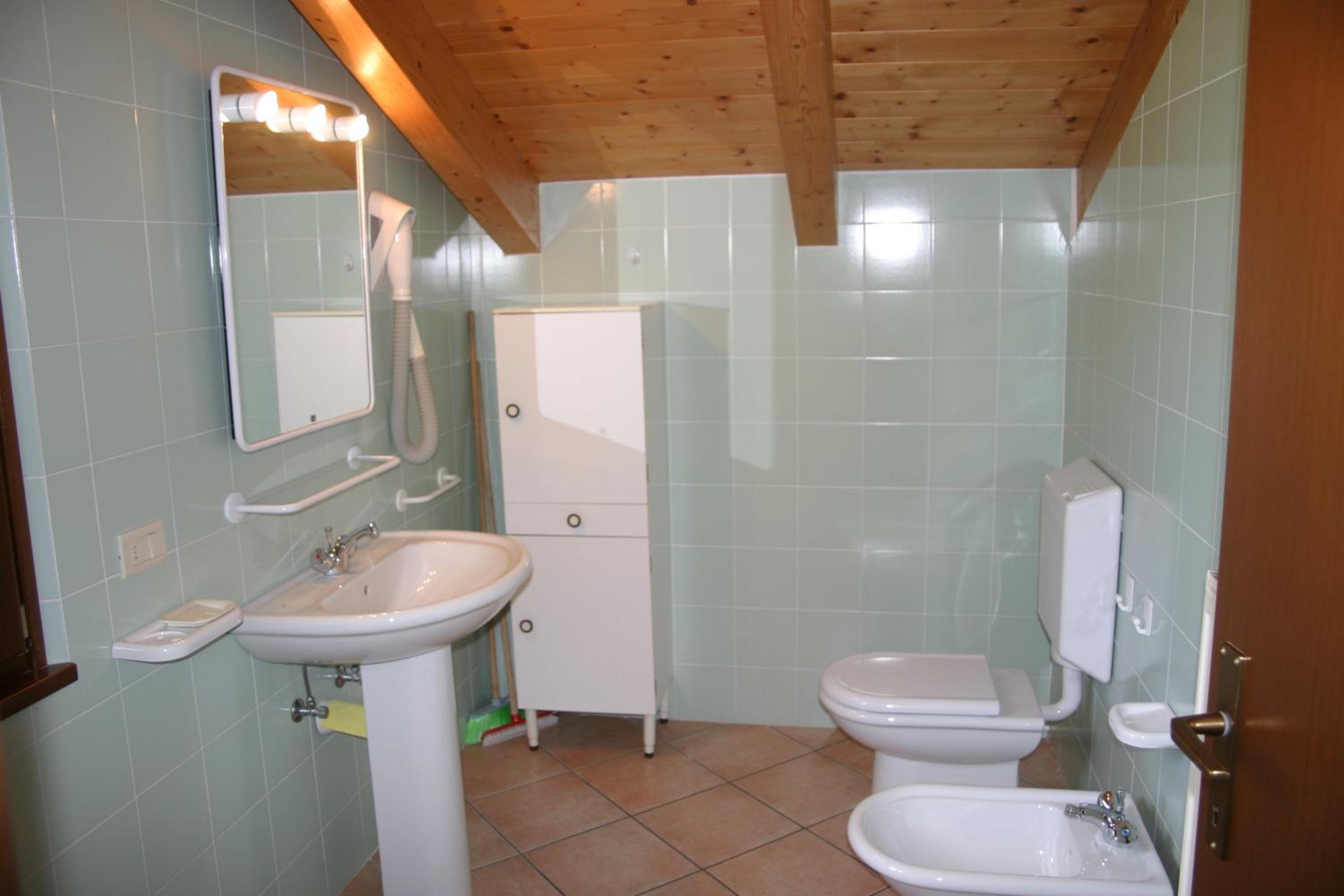 Two-Bedroom Apartment - Attic photo 3