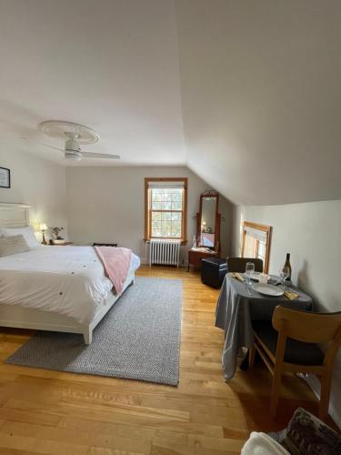 Deluxe Queen Room photo 2