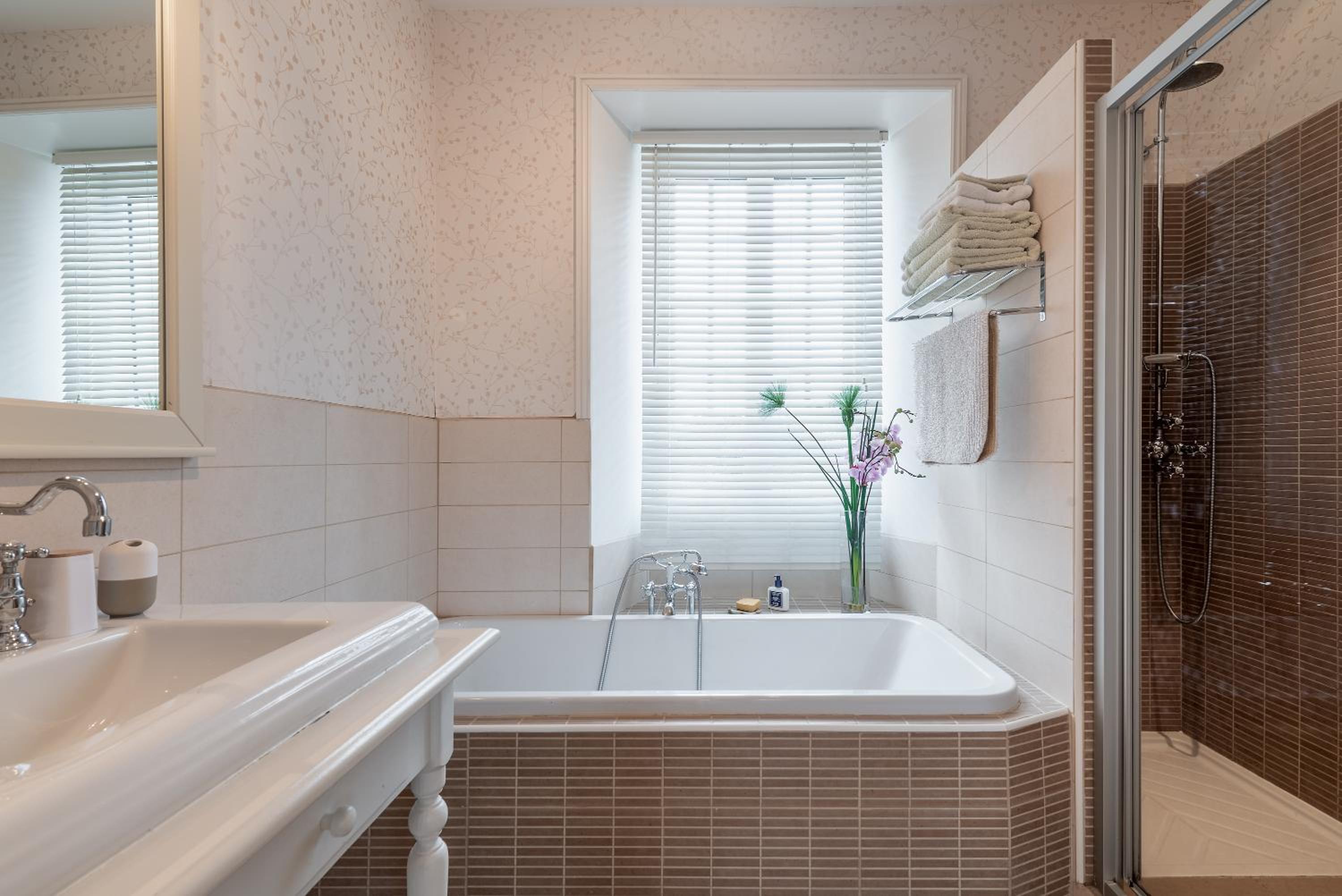 Double Room with Private Bathroom photo 2