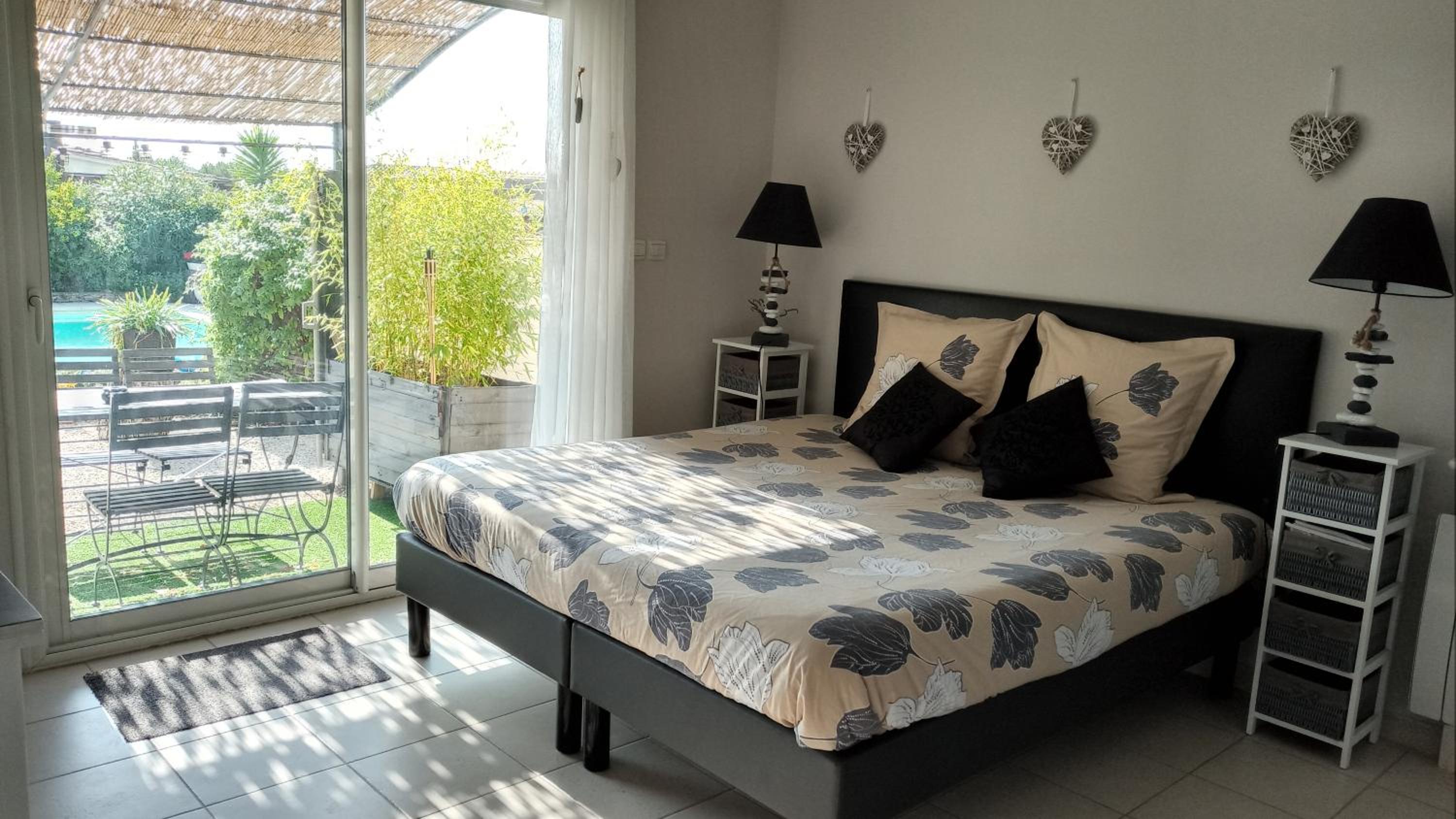 Queen Room with Pool View